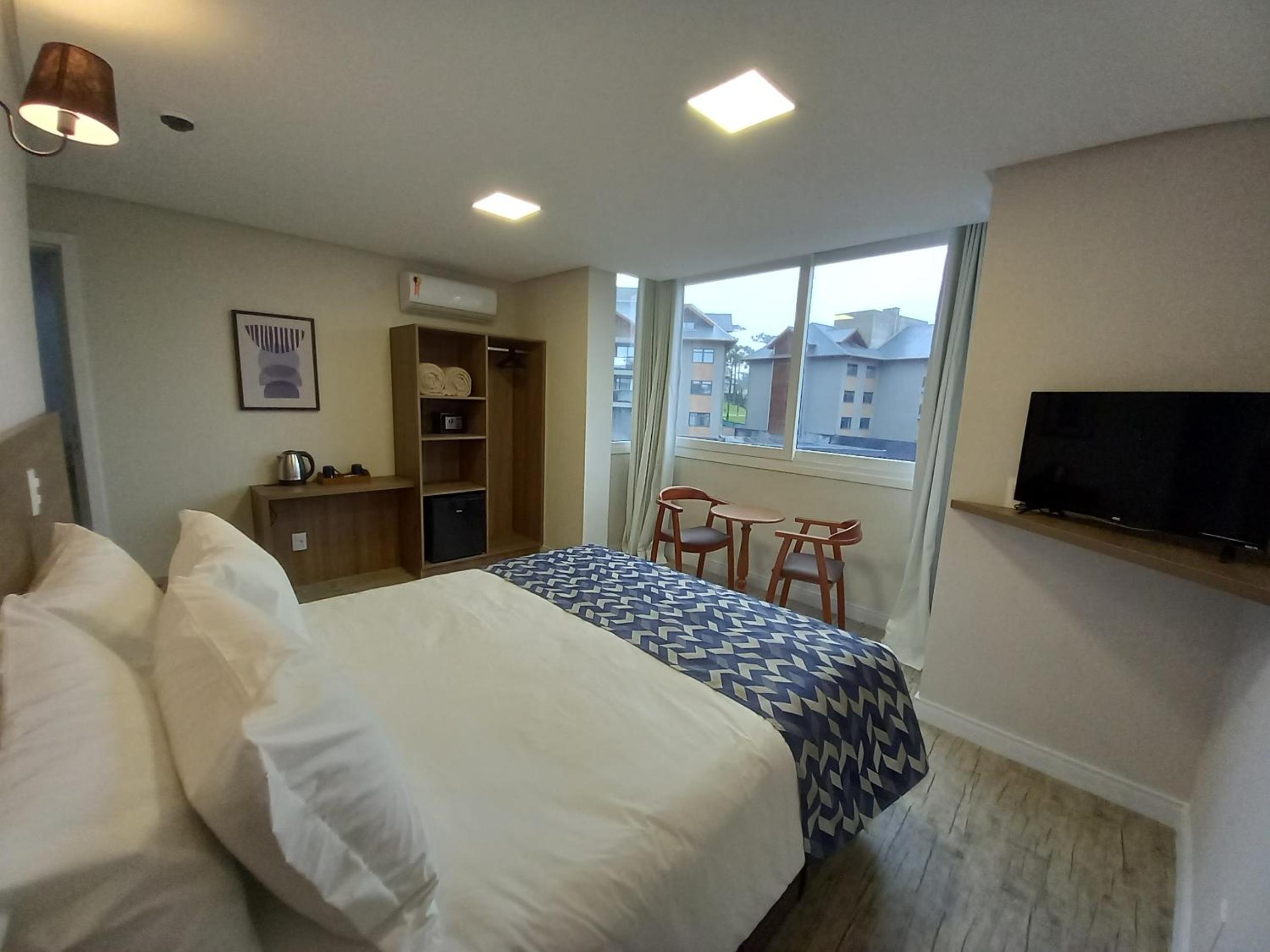 Deluxe Double Room (2 Adults + 1 Child) photo 1