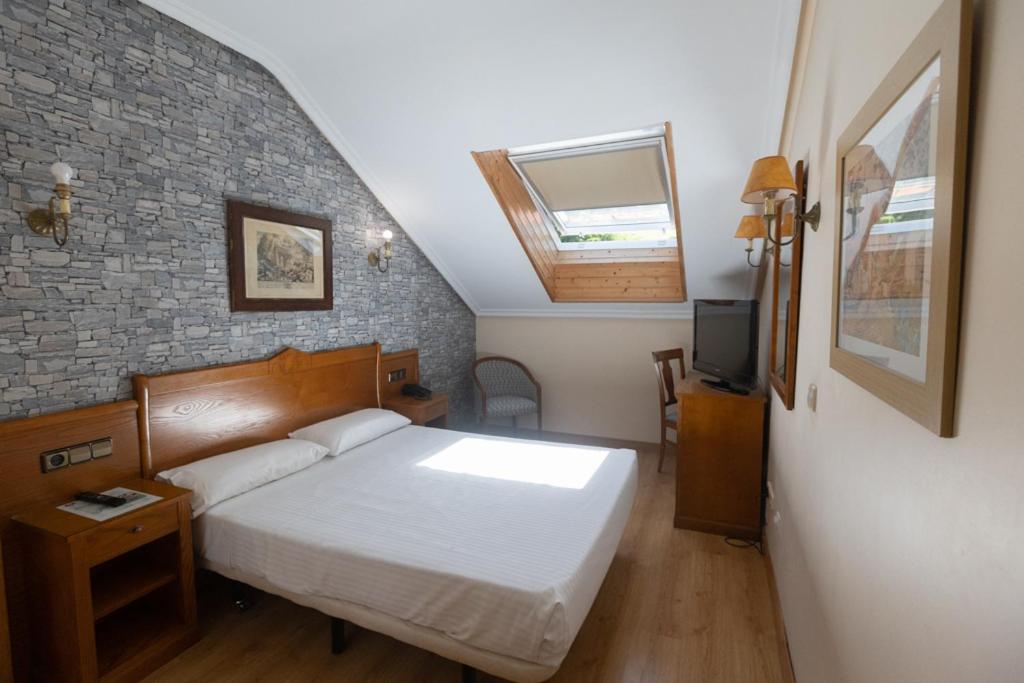 Double Room - Attic - Photo 7