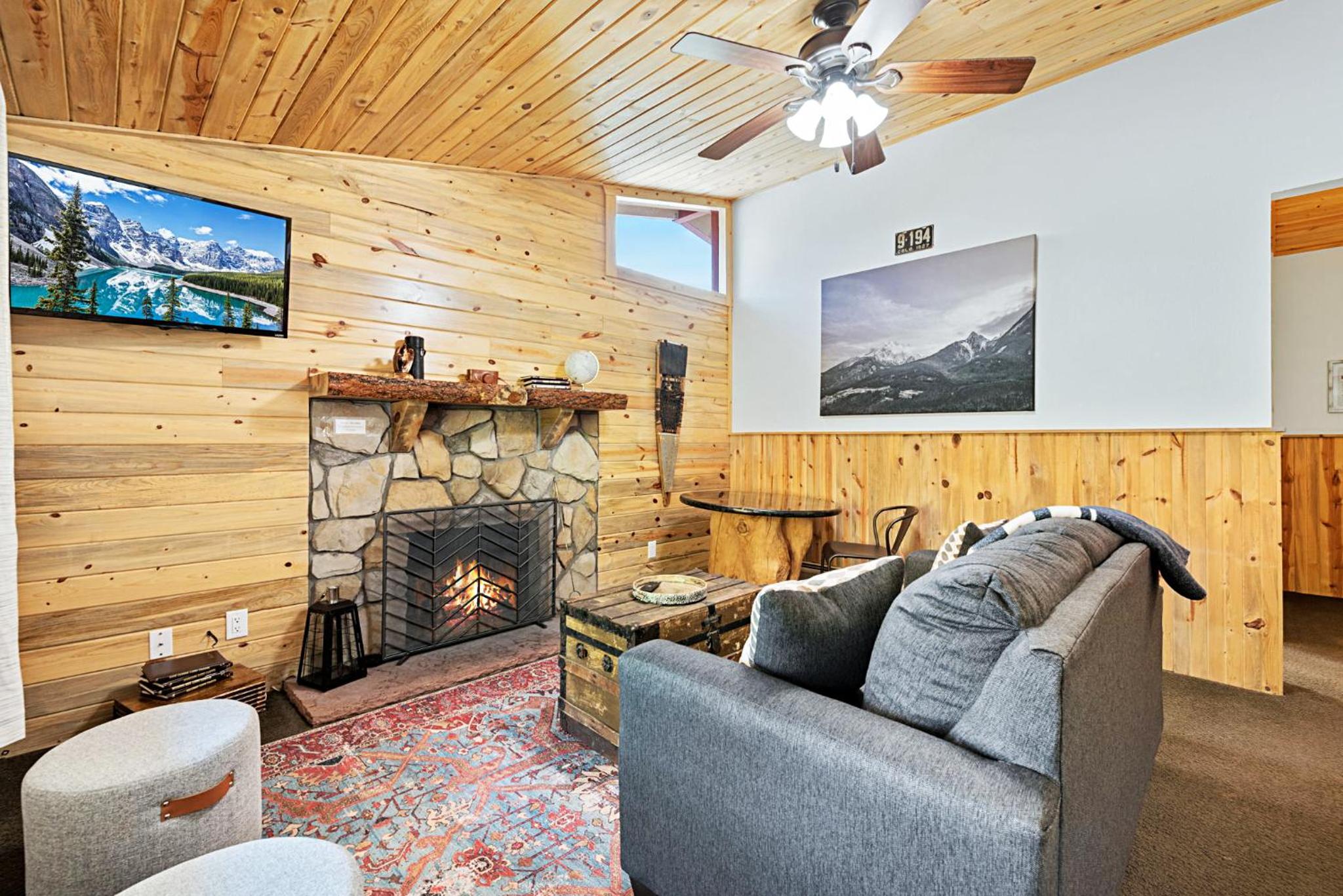 One-Bedroom Suite - Photo 2