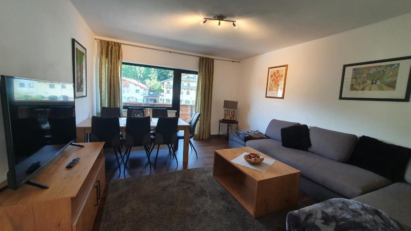 Three-Bedroom Apartment with Balcony and Mountain View