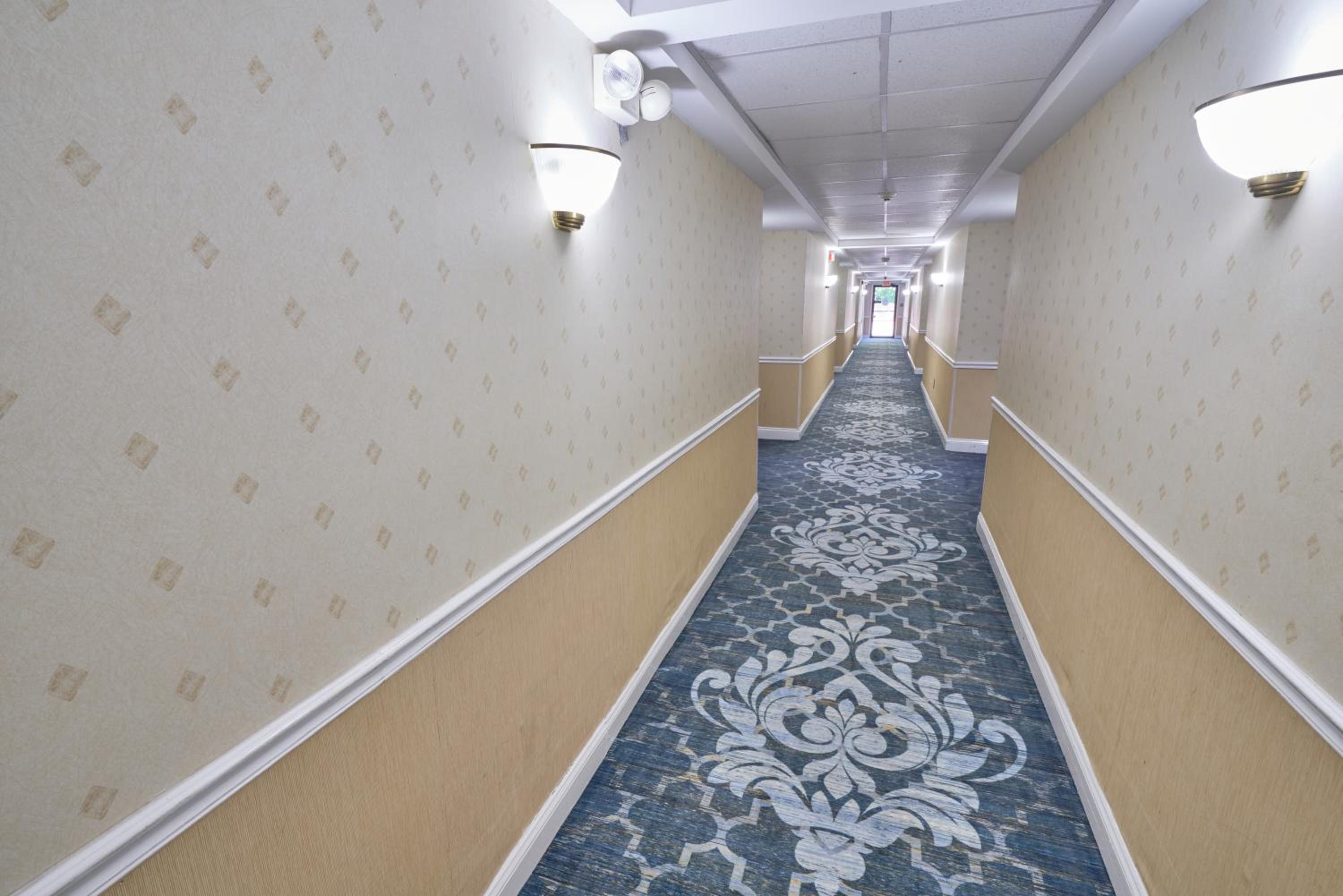 Superior Room with Two Queen Beds (Non-Smoking) - Photo 15