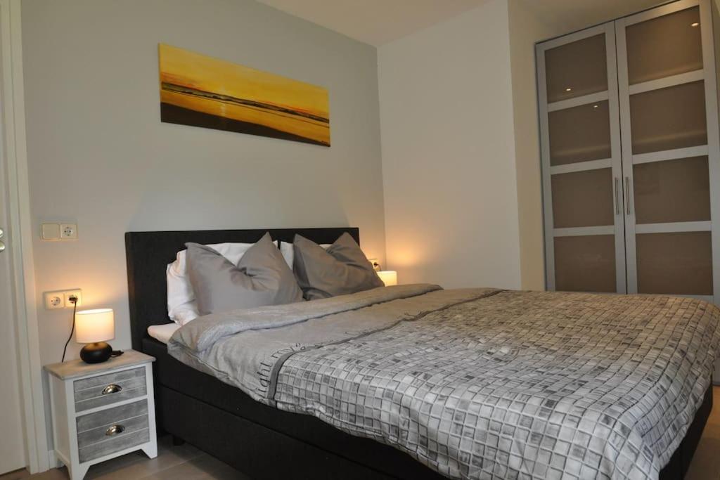 Three-Bedroom House photo 3