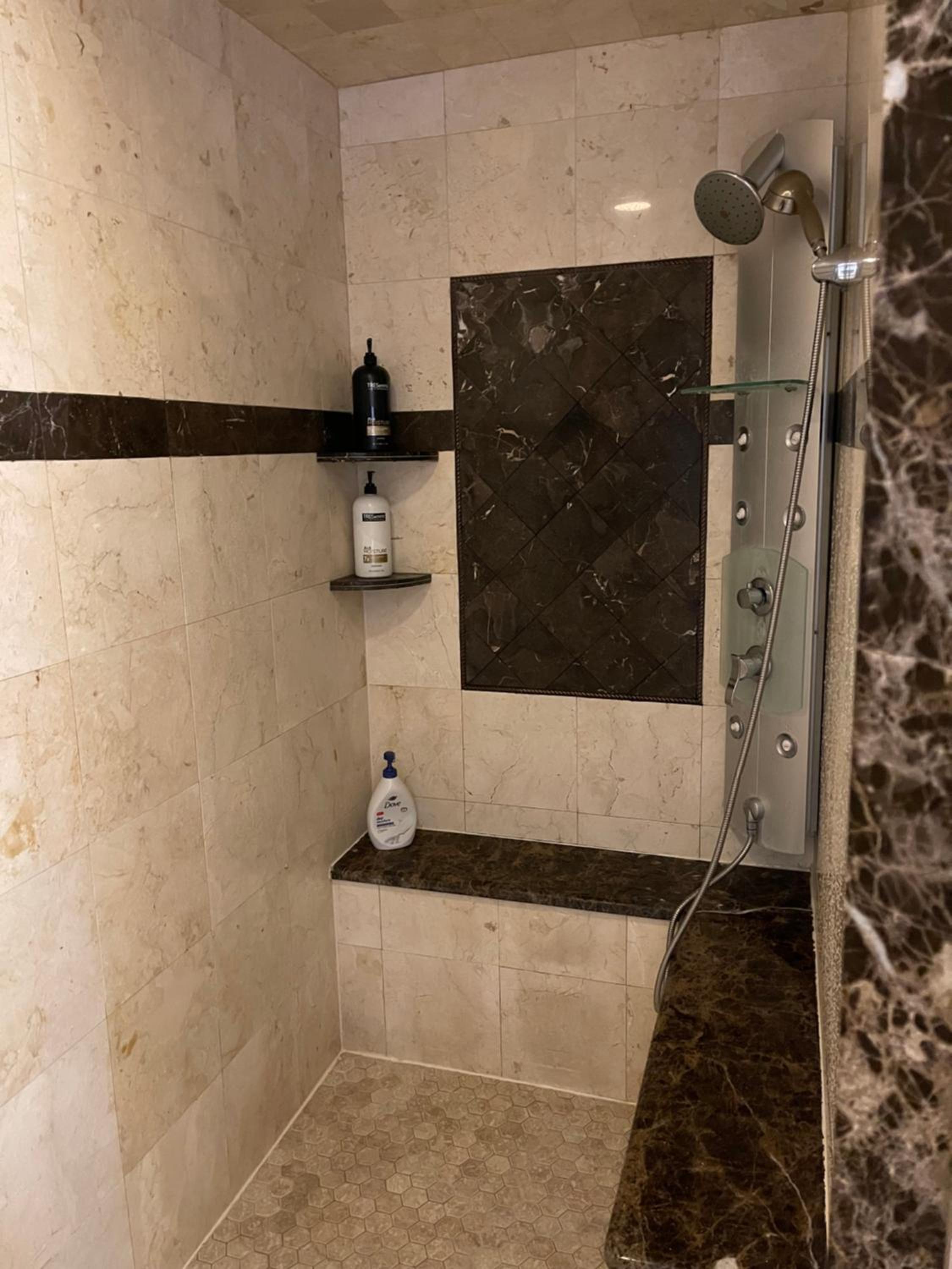 Suite with Spa Bath - Photo 6