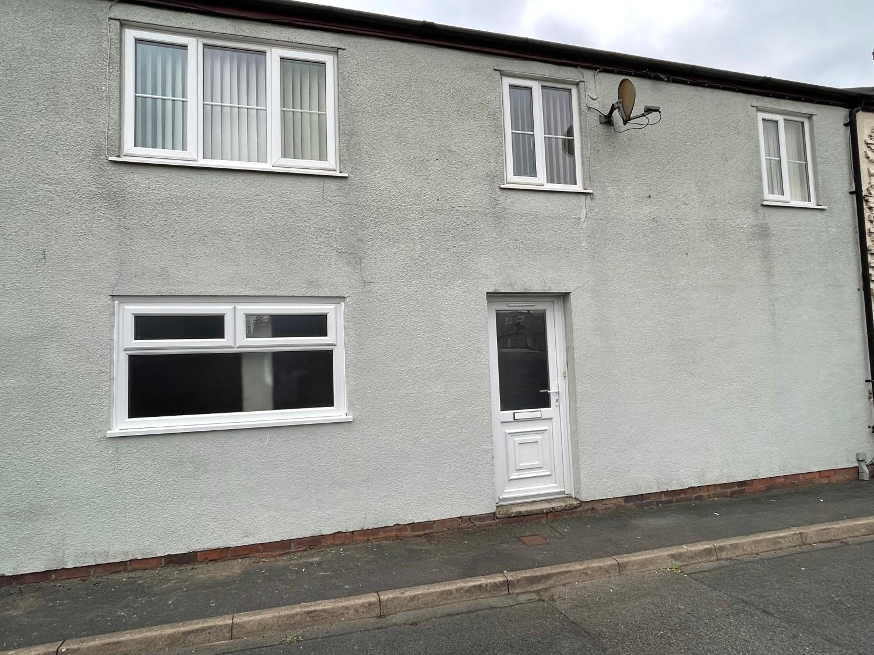 Two-Bedroom House - Photo 4
