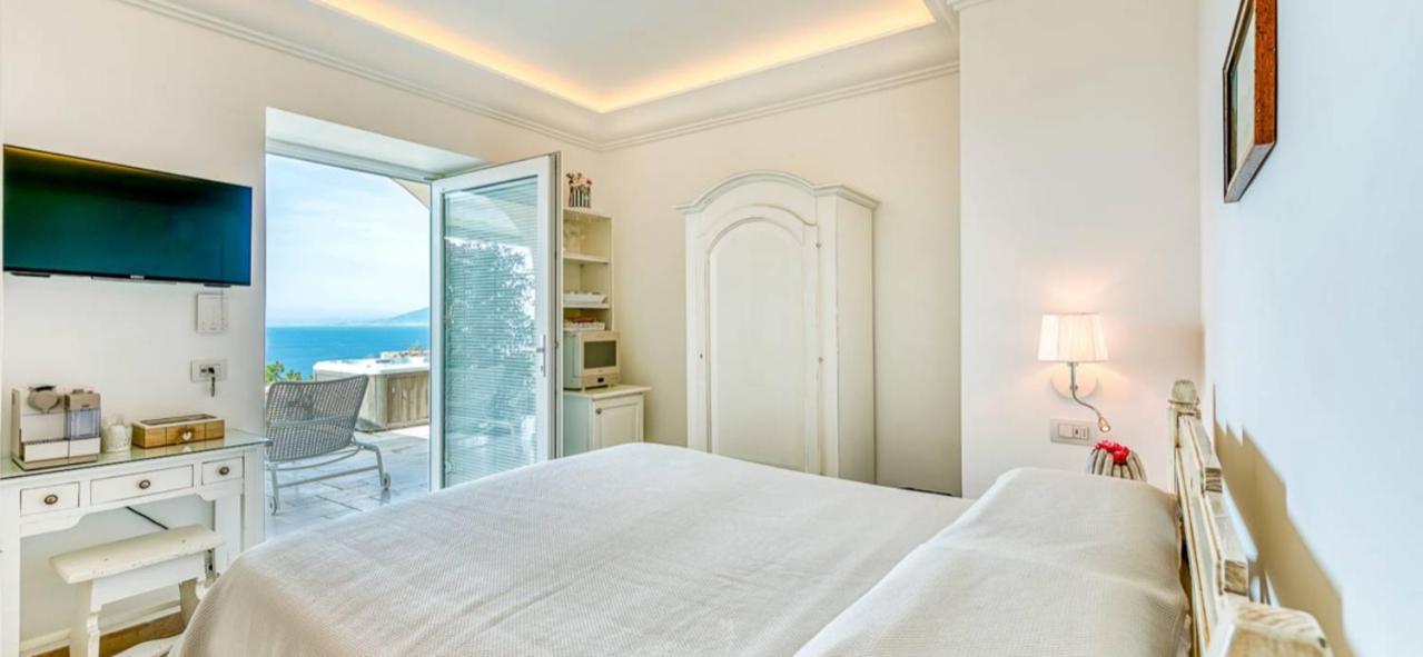 Double Apartment with Sea View and Private Jacuzzi