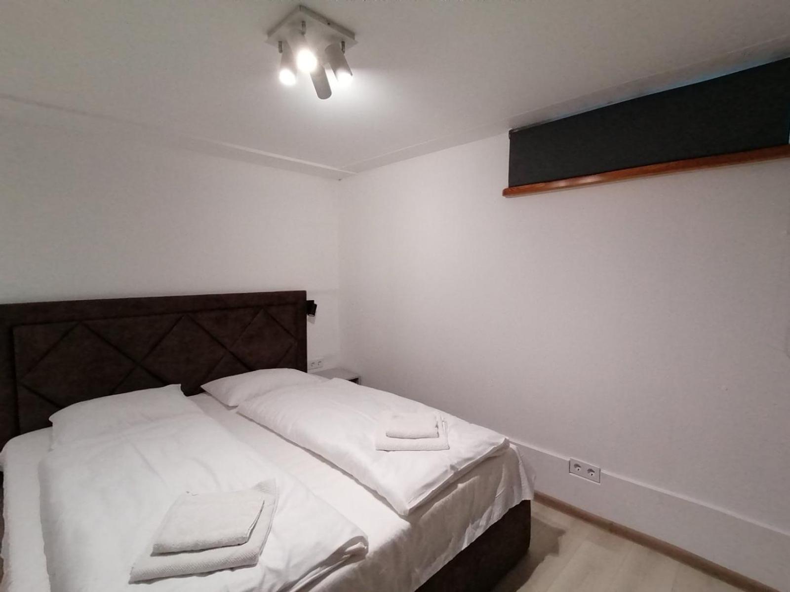 Double Room - Photo 4