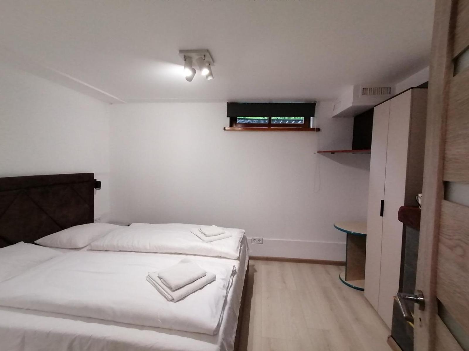 Double Room - Photo 3