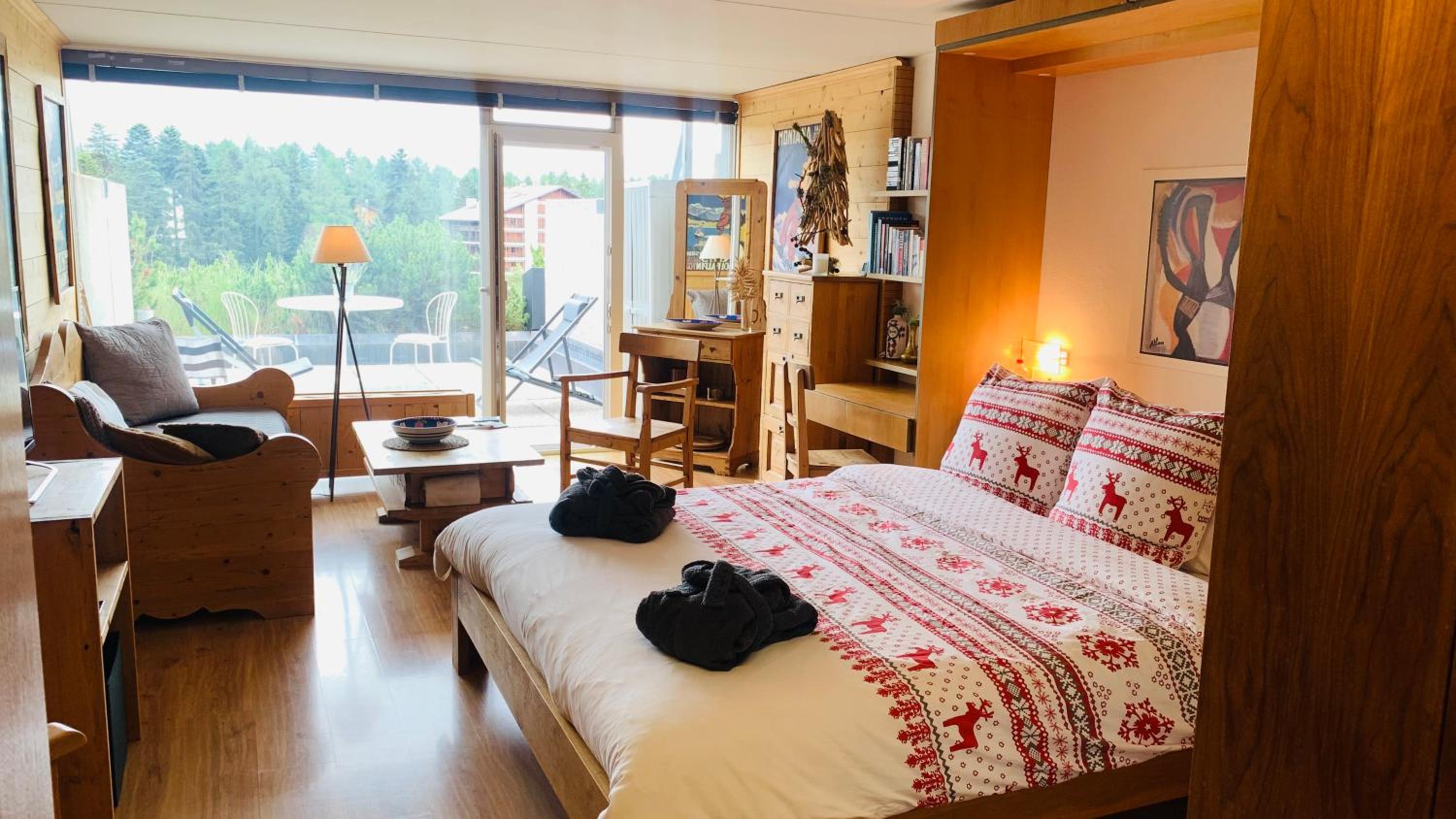 One-Bedroom Apartment