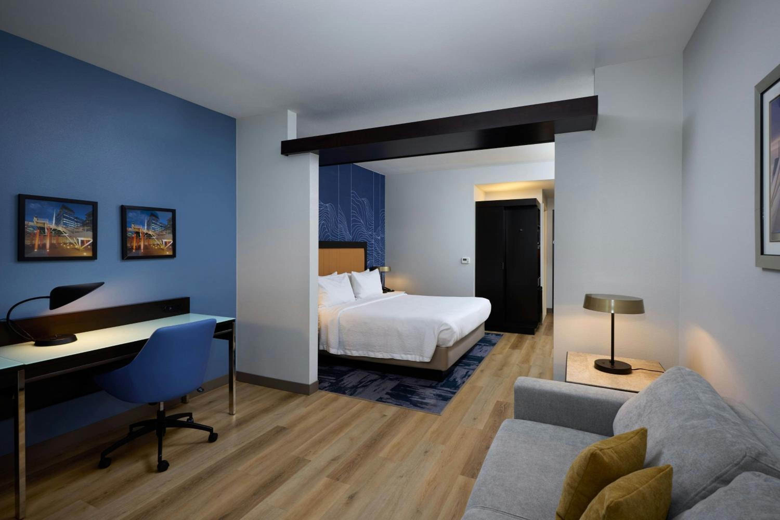 Studio with King Bed and Sofa Bed photo 1