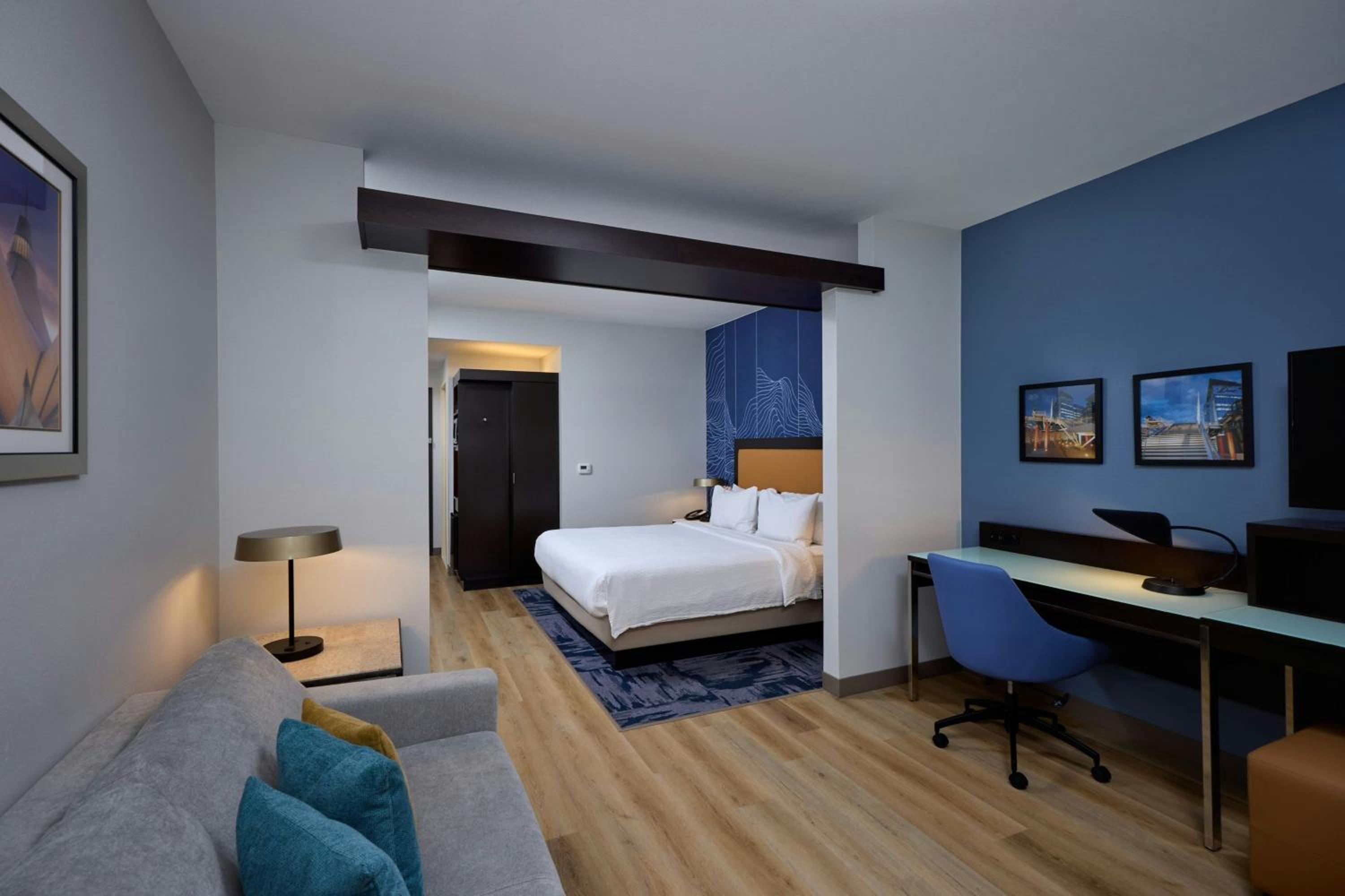 Studio with King Bed, City View and Sofa Bed photo 1