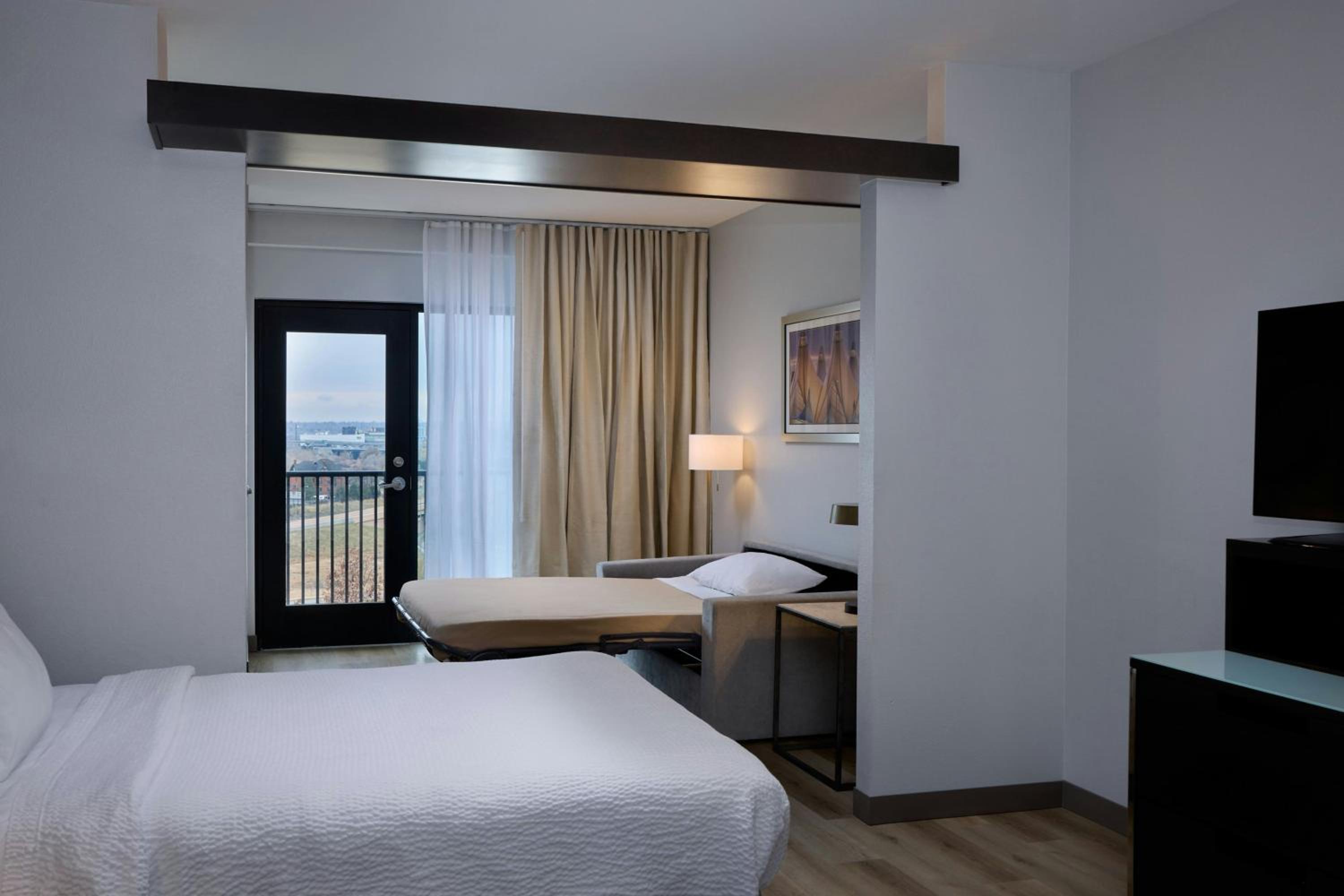 Studio with Two Queen Beds, City View, Bathtub, Sofa Bed and Balcony - Mobility Access/Hearing Accessible photo 3