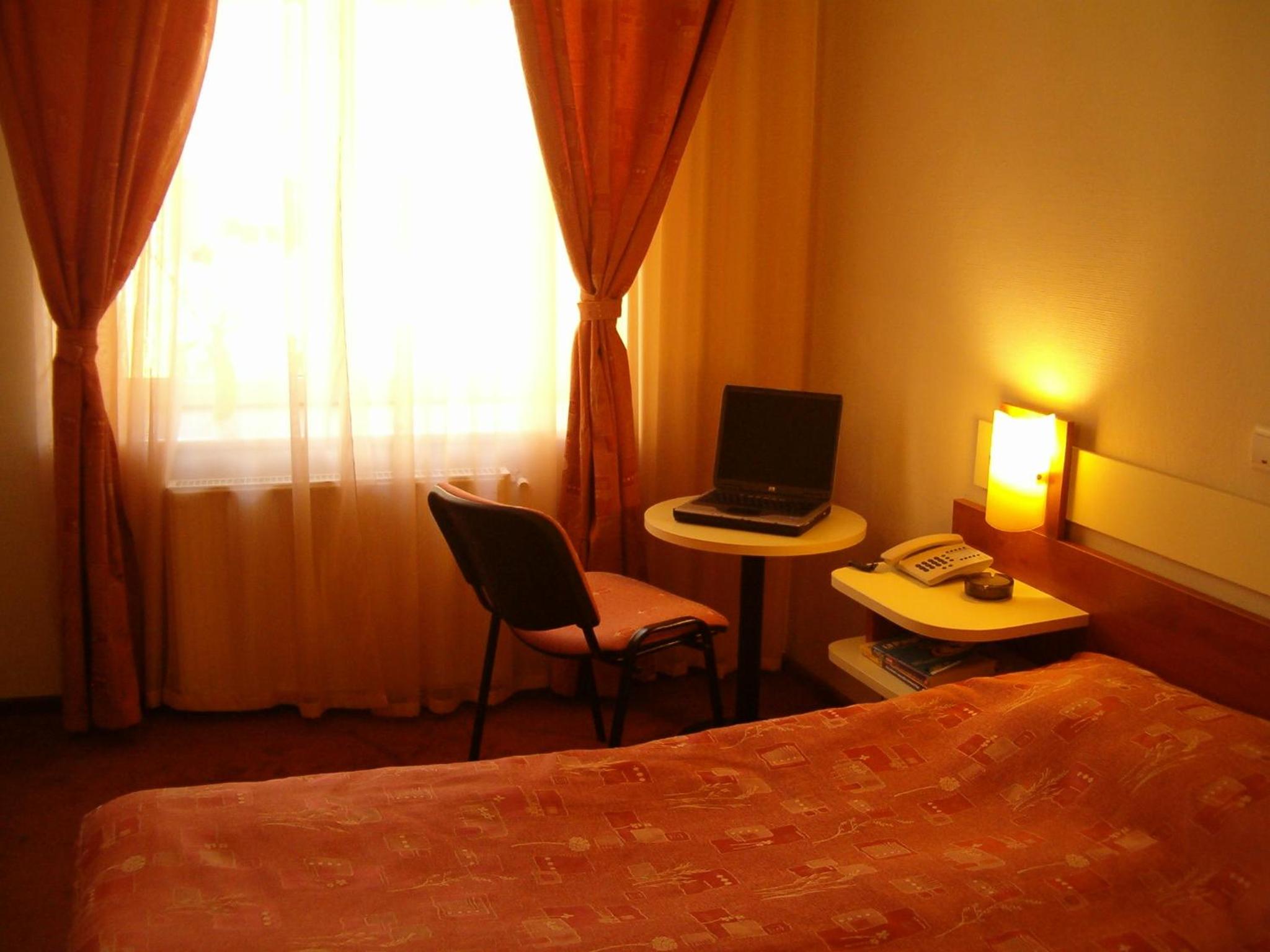 Triple Room - Photo 9