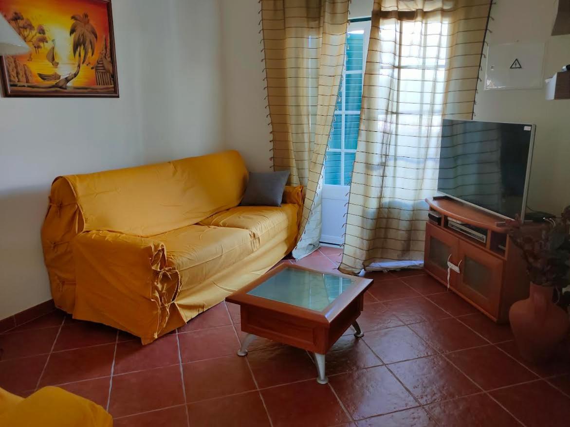 Two-Bedroom House - Photo 20