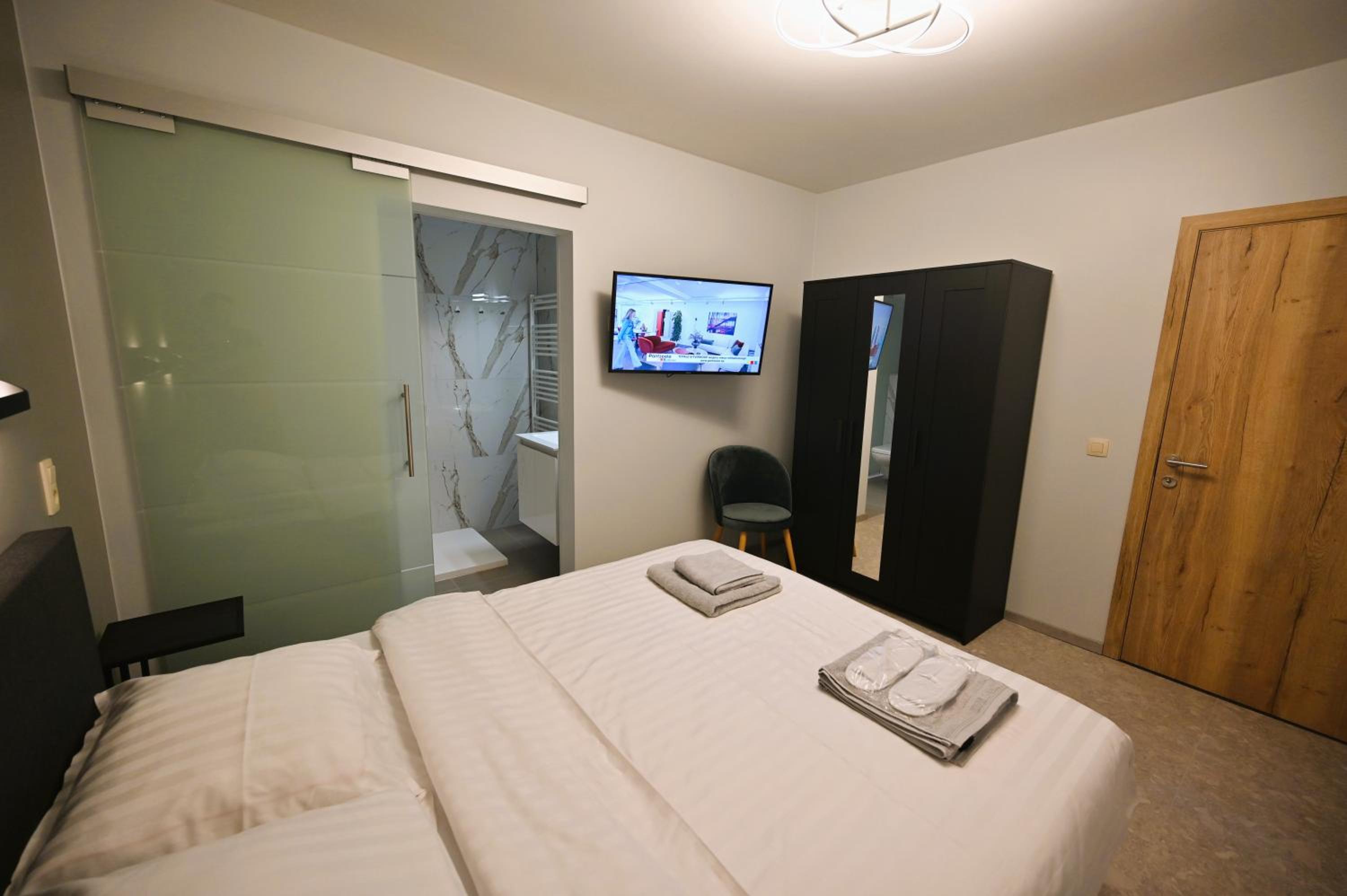 Standard King Room