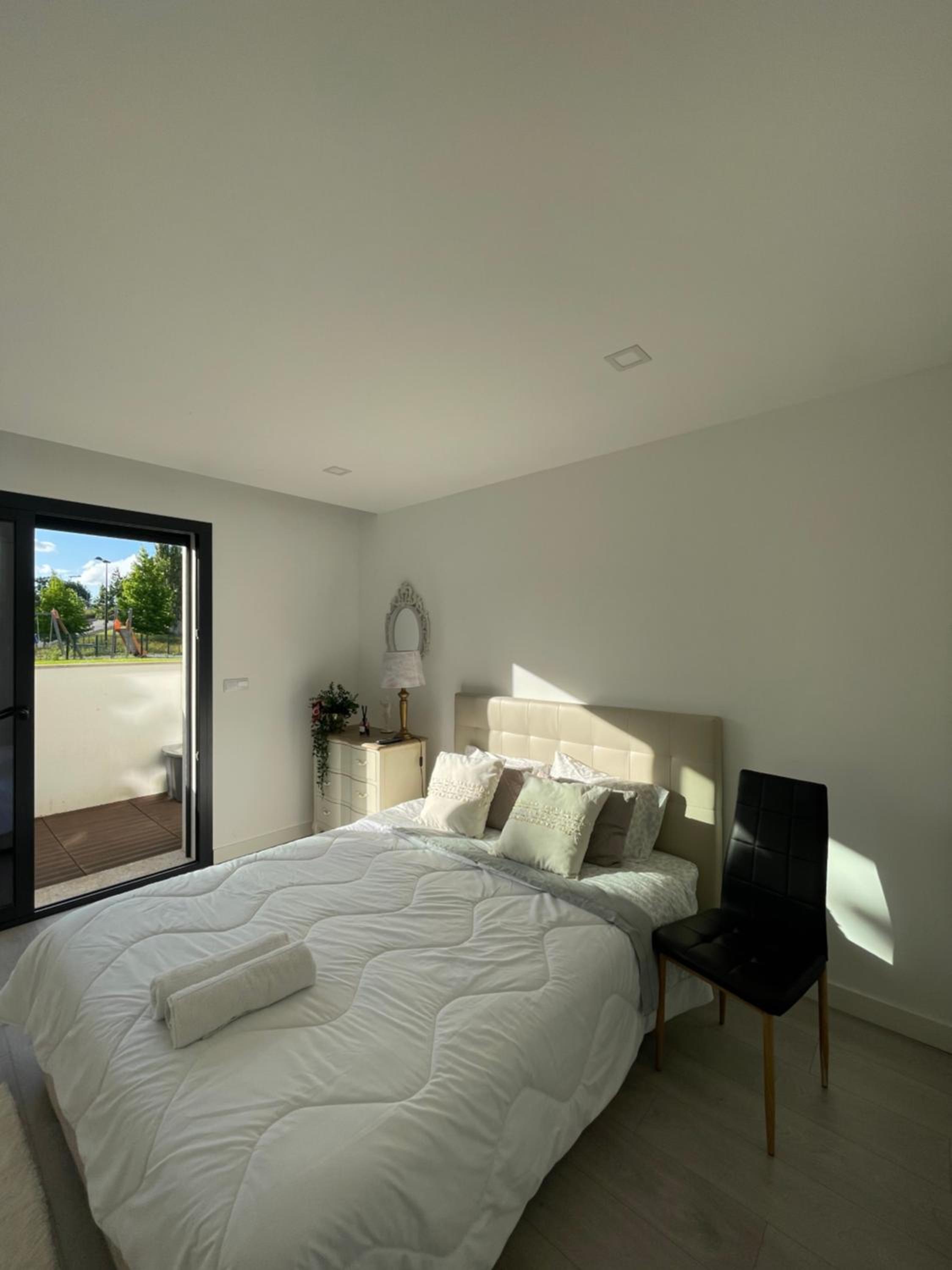 One-Bedroom Suite - Photo 6