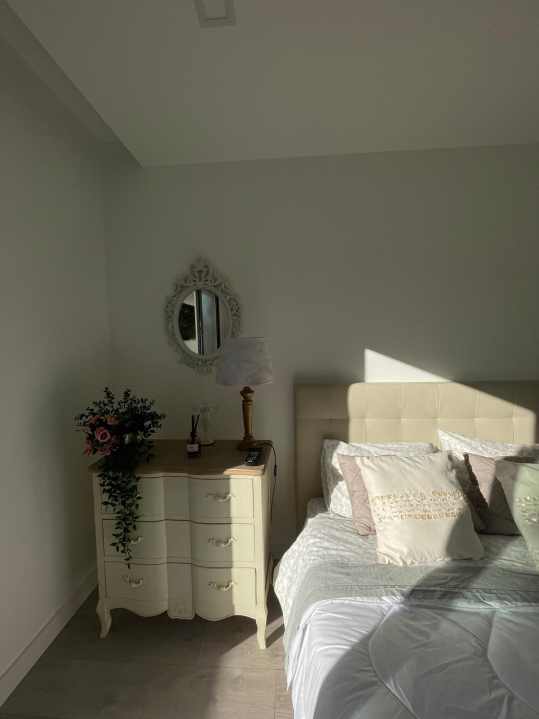 One-Bedroom Suite - Photo 3