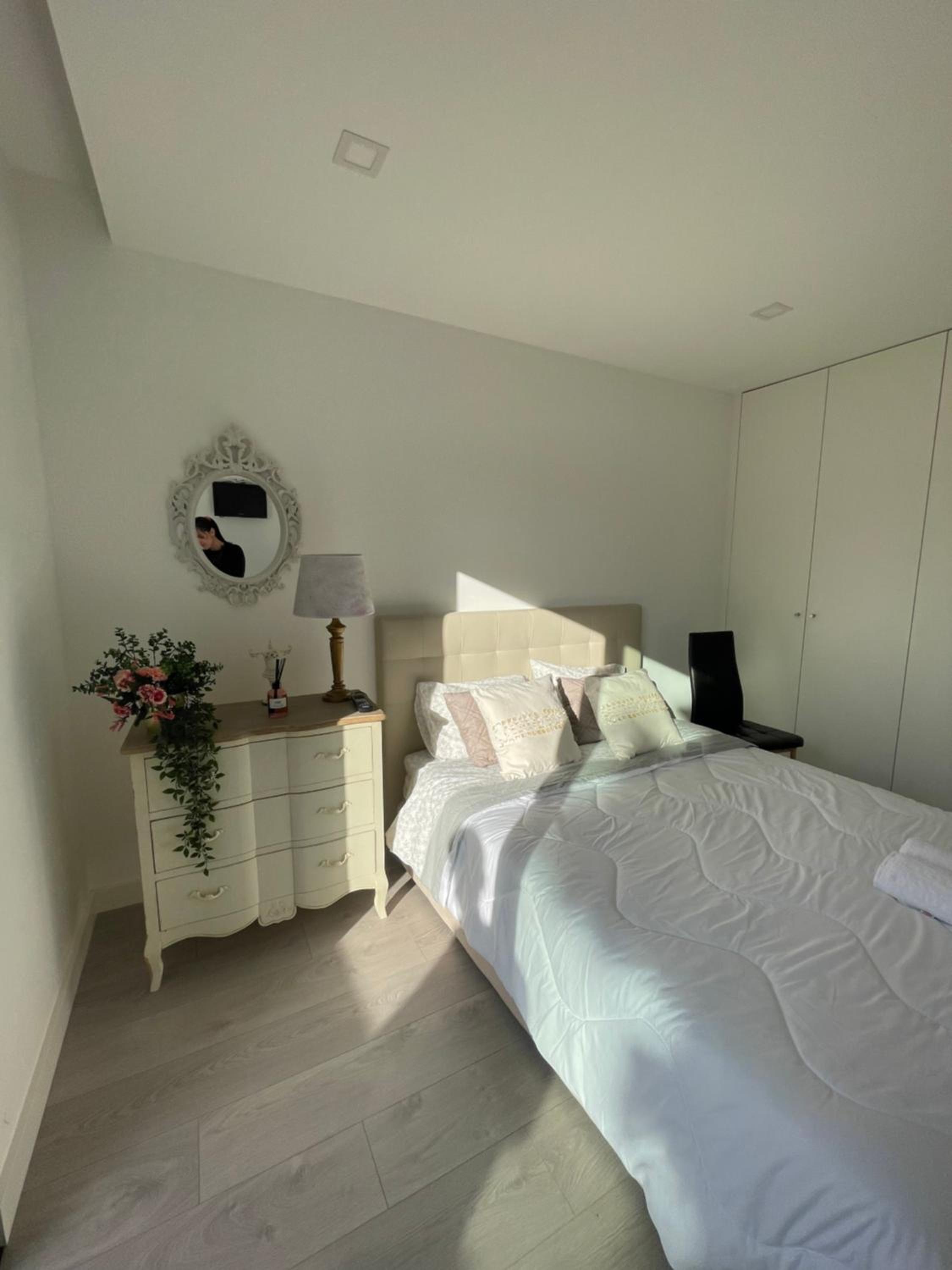 One-Bedroom Suite - Photo 4