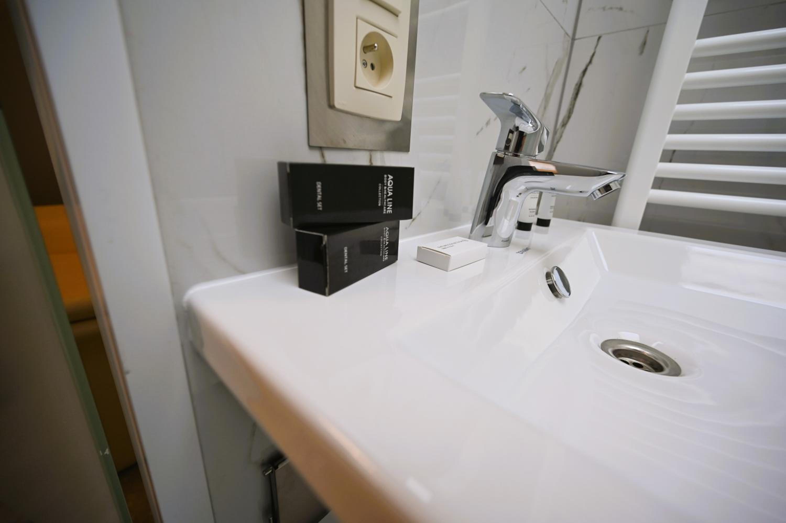 Double Room with Terrace - Photo 11