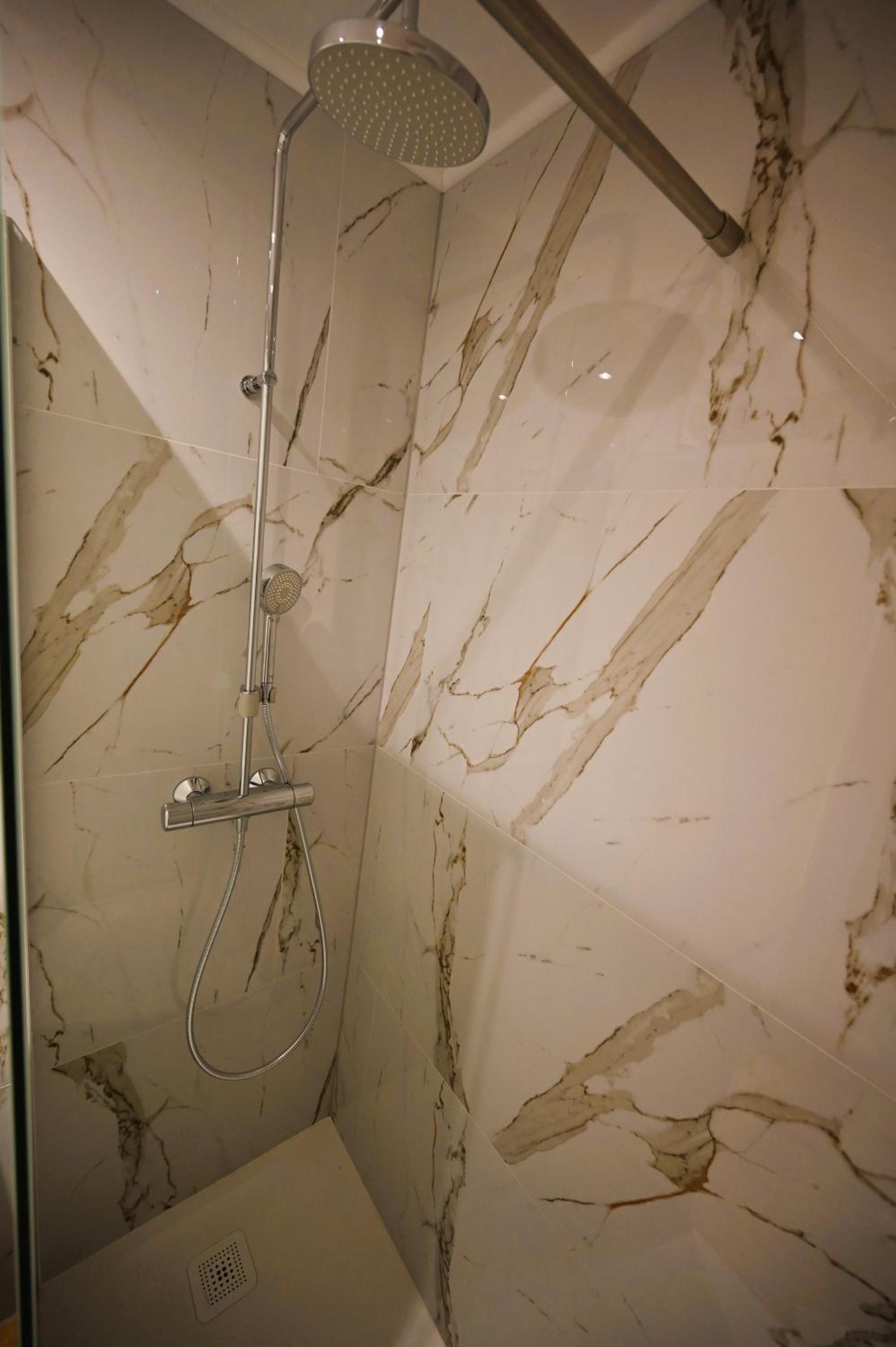 Deluxe Apartment - Photo 17