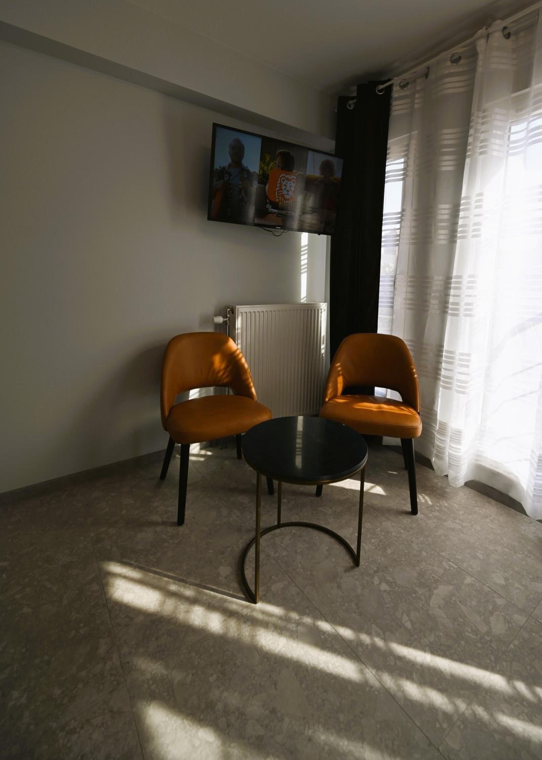 Superior King Room - Photo 9