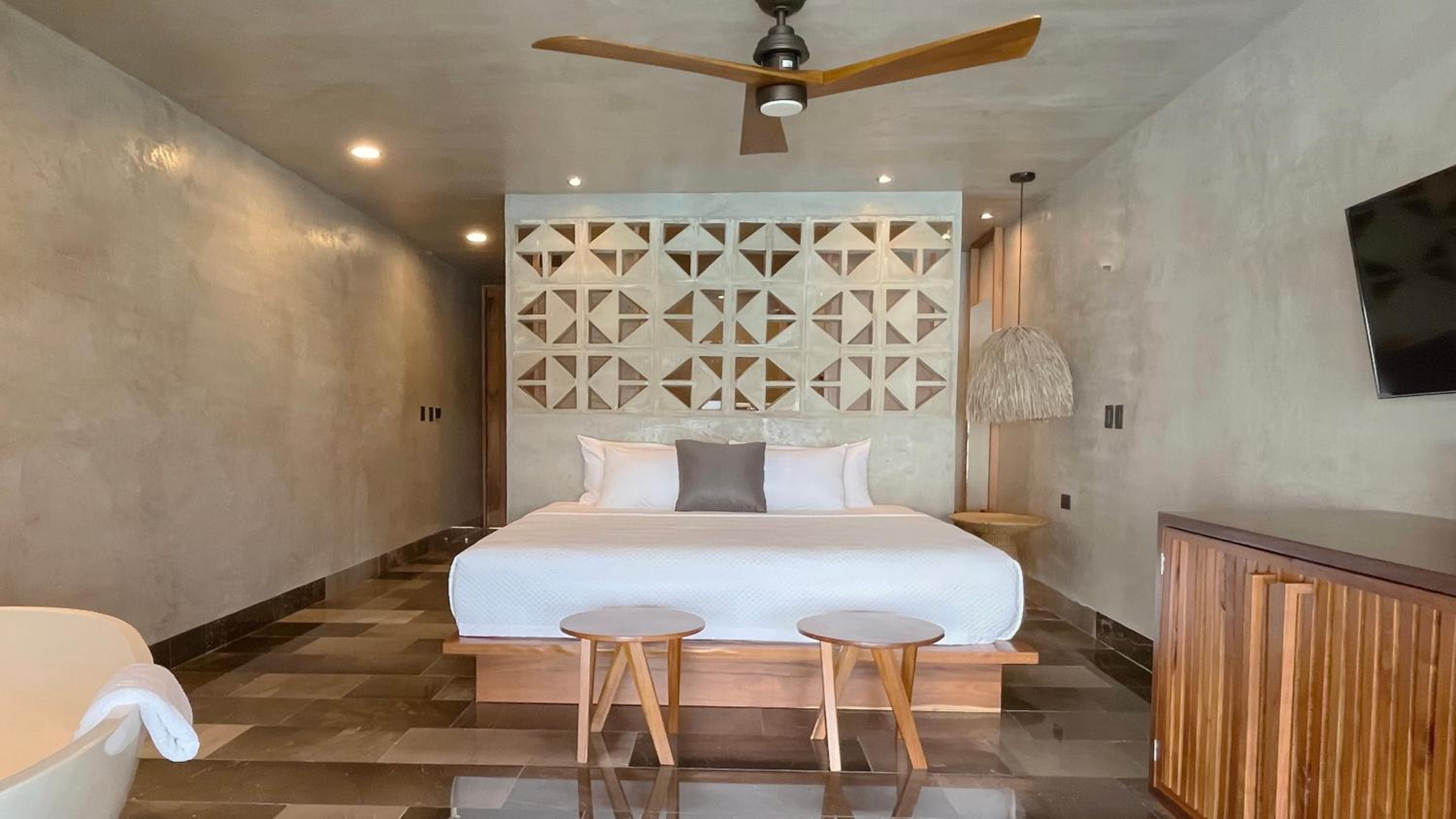 King Suite with Ocean View - Photo 1