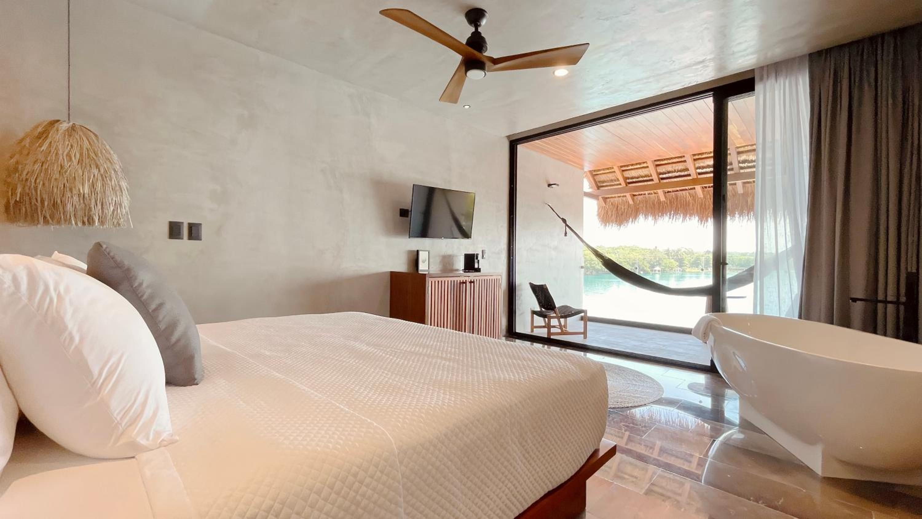 King Suite with Ocean View - Photo 2