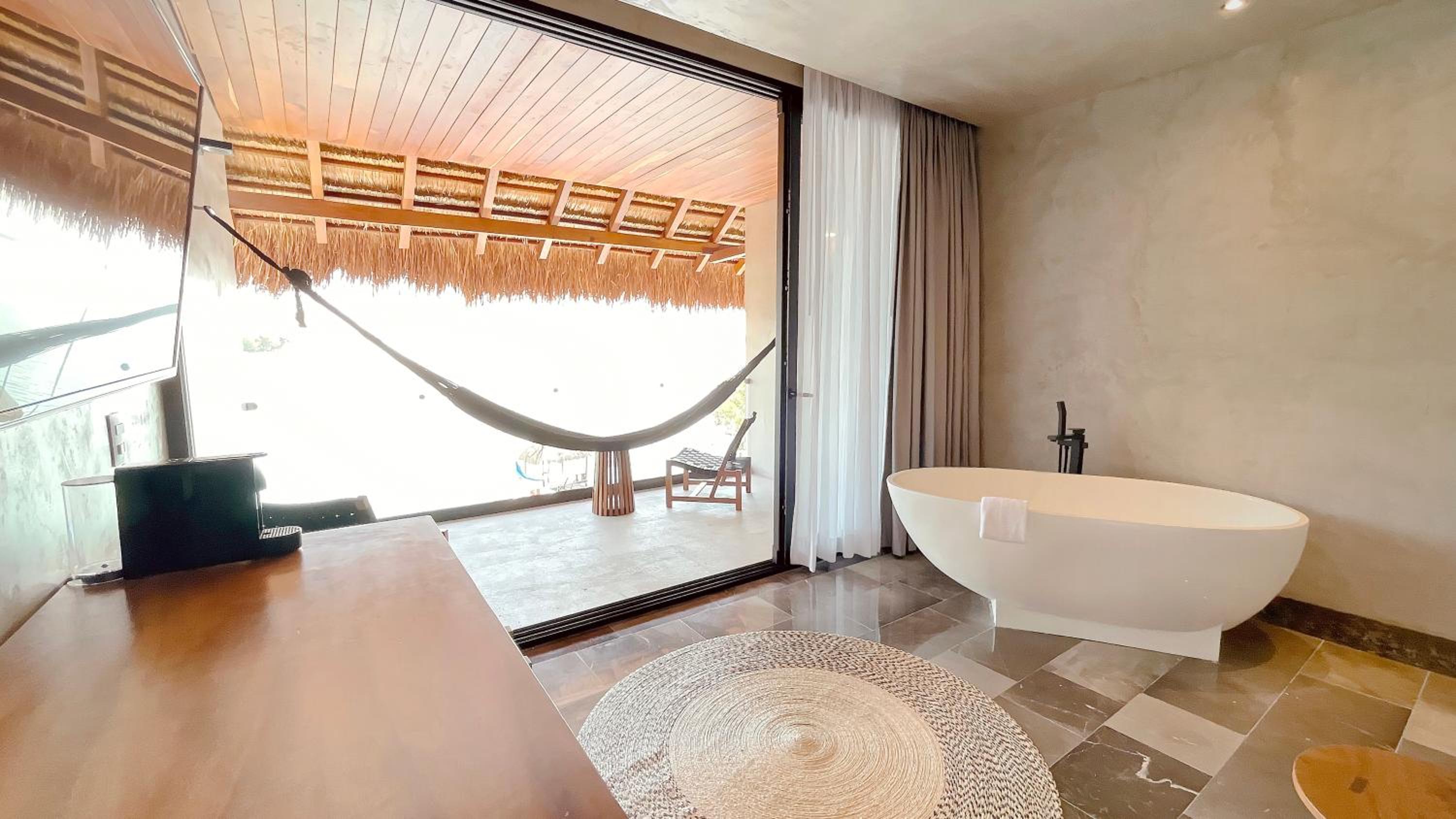 King Suite with Ocean View - Photo 6