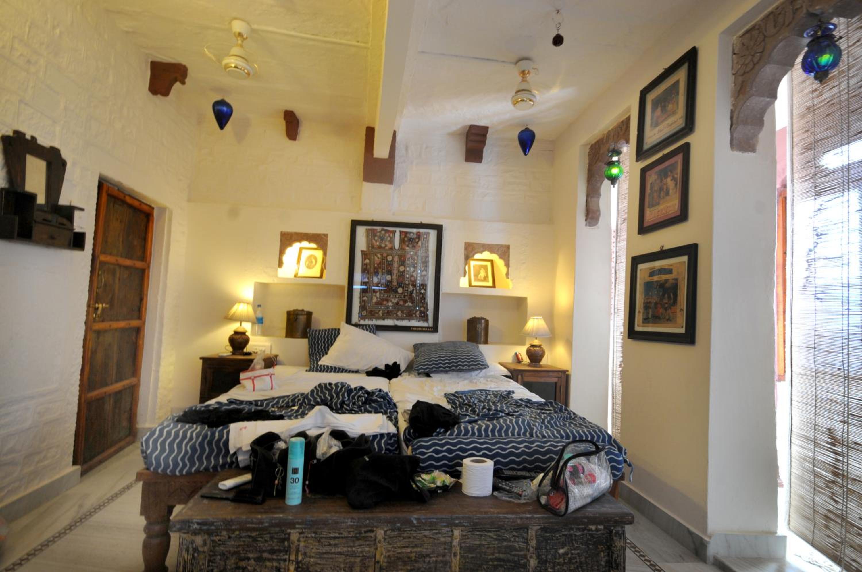 King Suite with Balcony - Photo 15