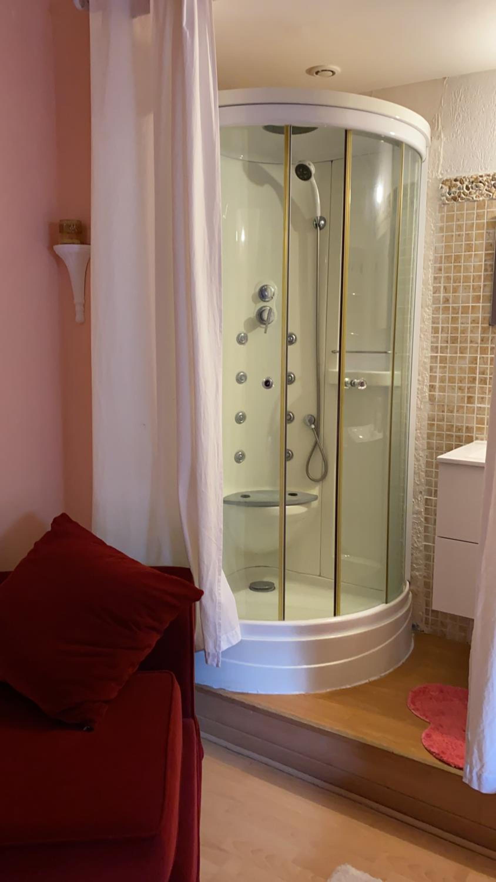 Two-Bedroom House - Photo 8