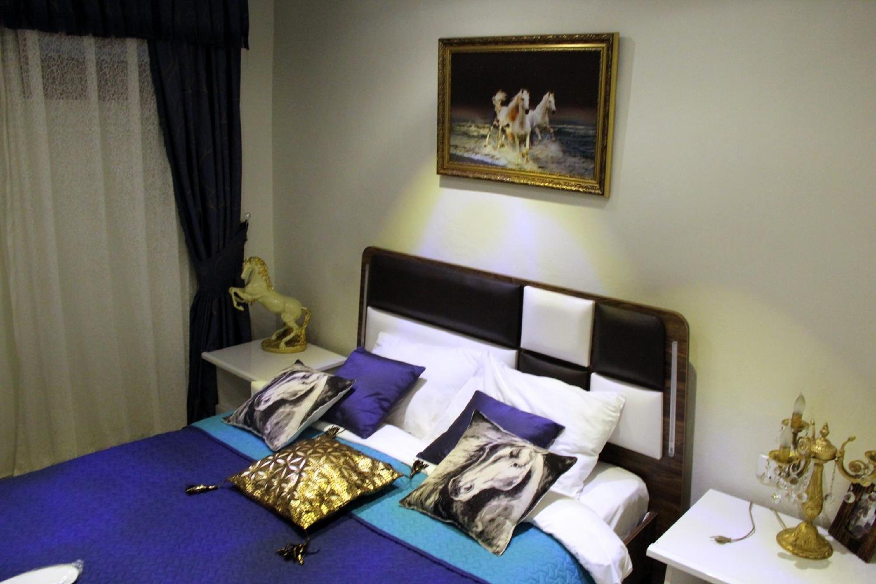 Suite with Spa Bath photo 1