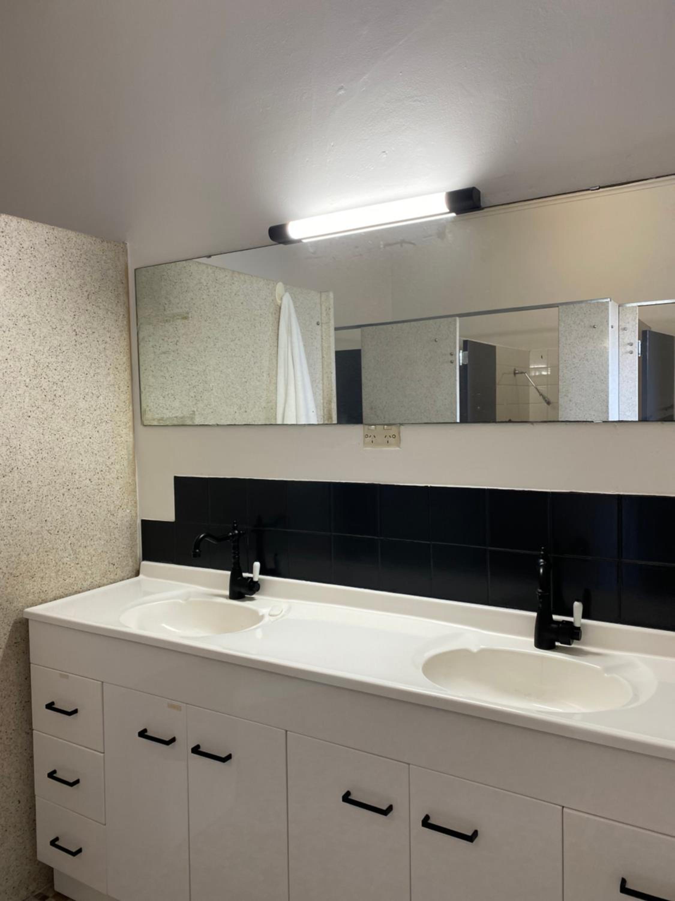Double Room with Shared Bathroom photo 2
