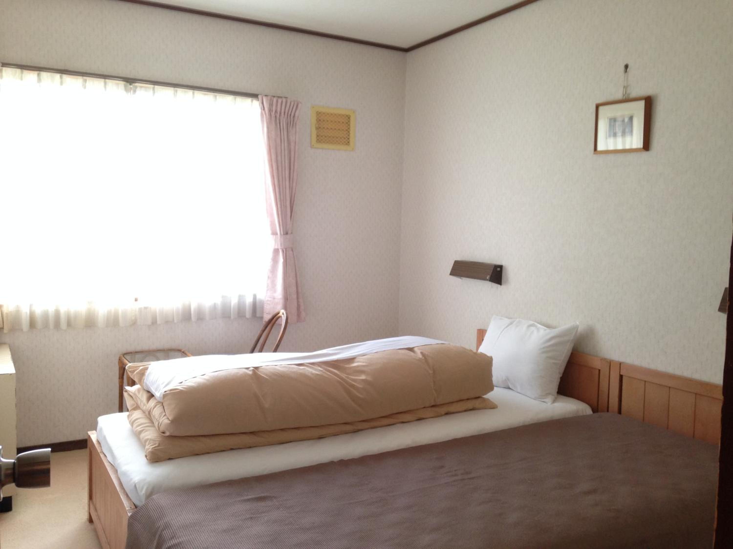 Standard Twin Room photo 2
