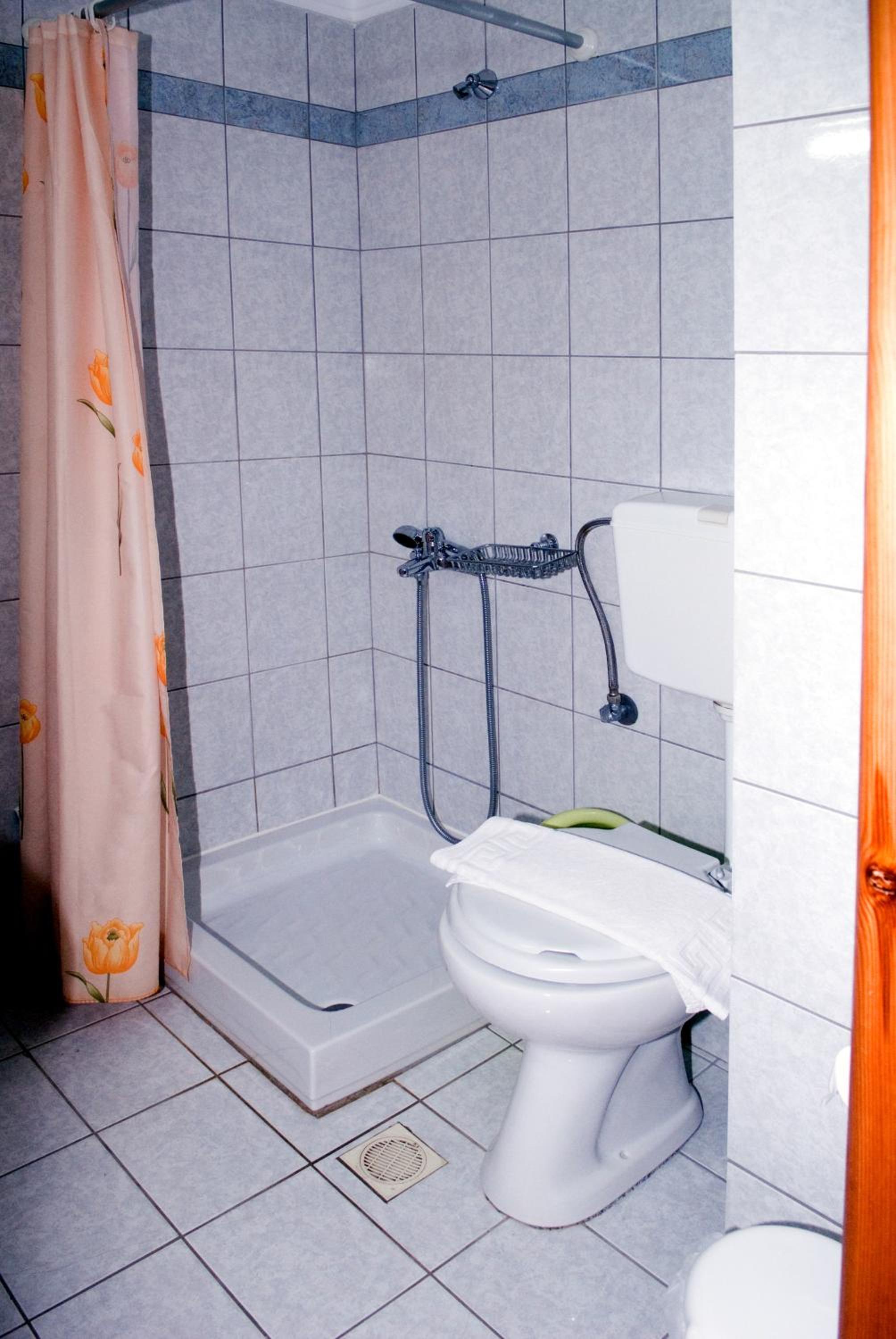One-Bedroom Apartment - Photo 36