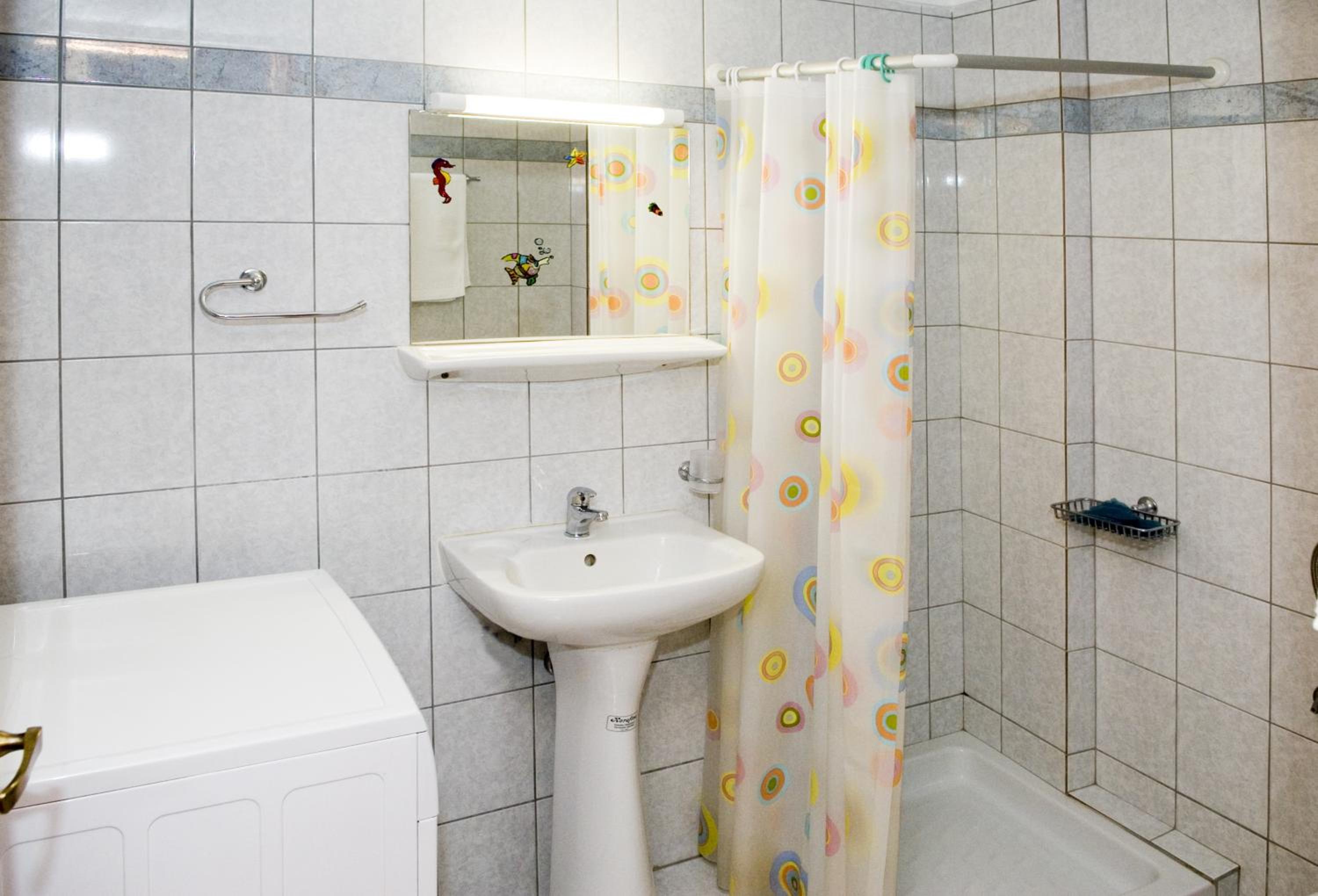 One-Bedroom Apartment - Photo 41