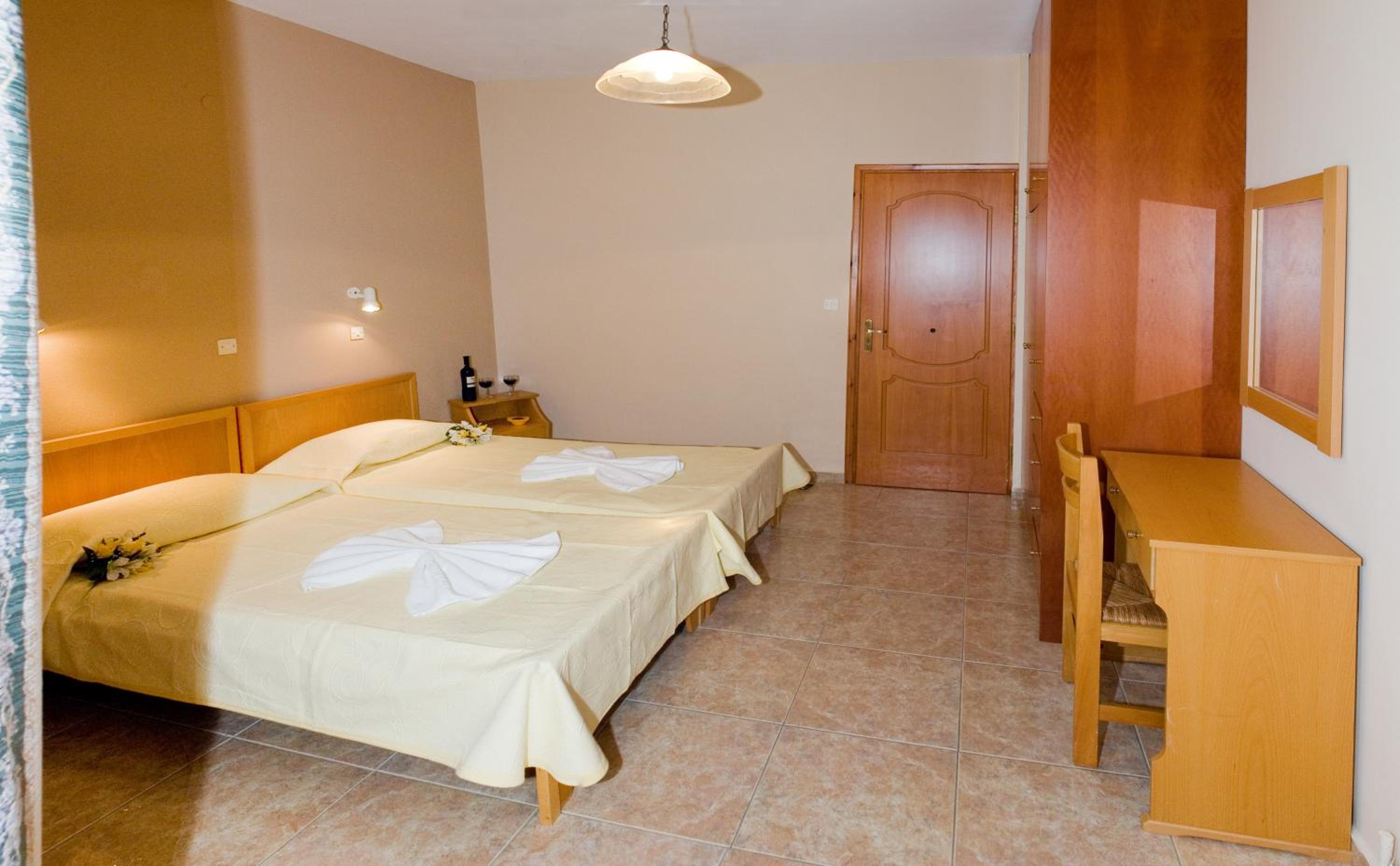 One-Bedroom Apartment - Photo 29