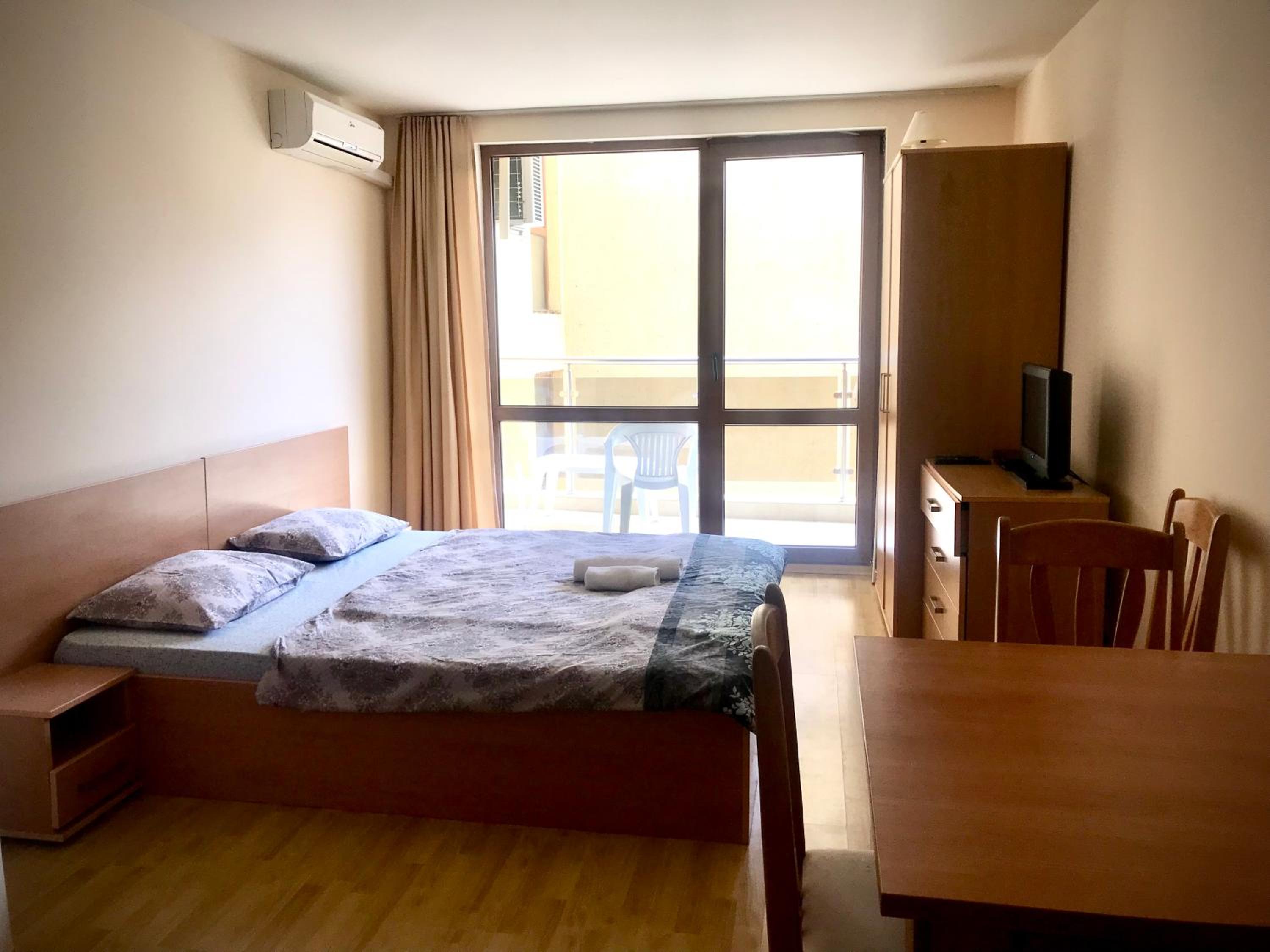 Studio Apartment photo 1