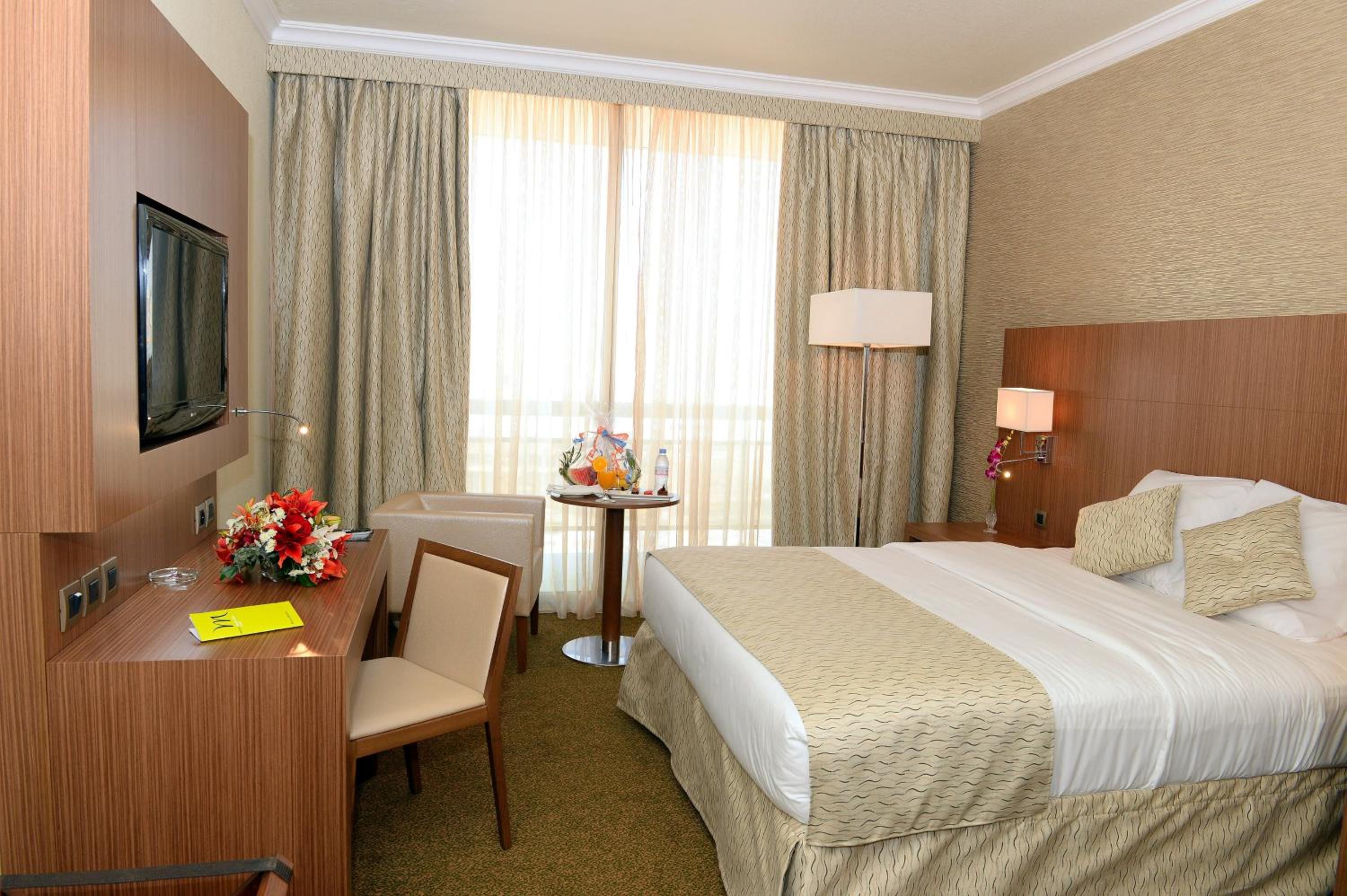 Queen Room with Balcony photo 1