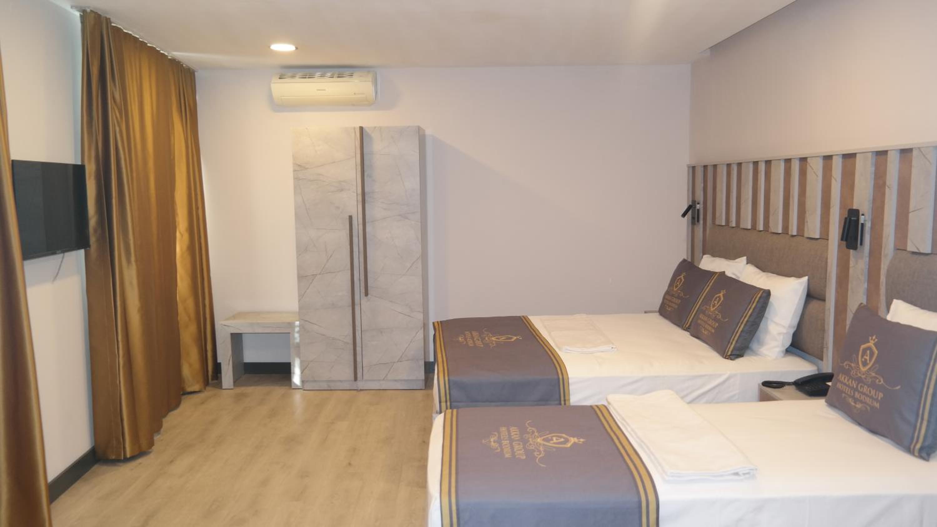 Triple Room with Balcony - Photo 7