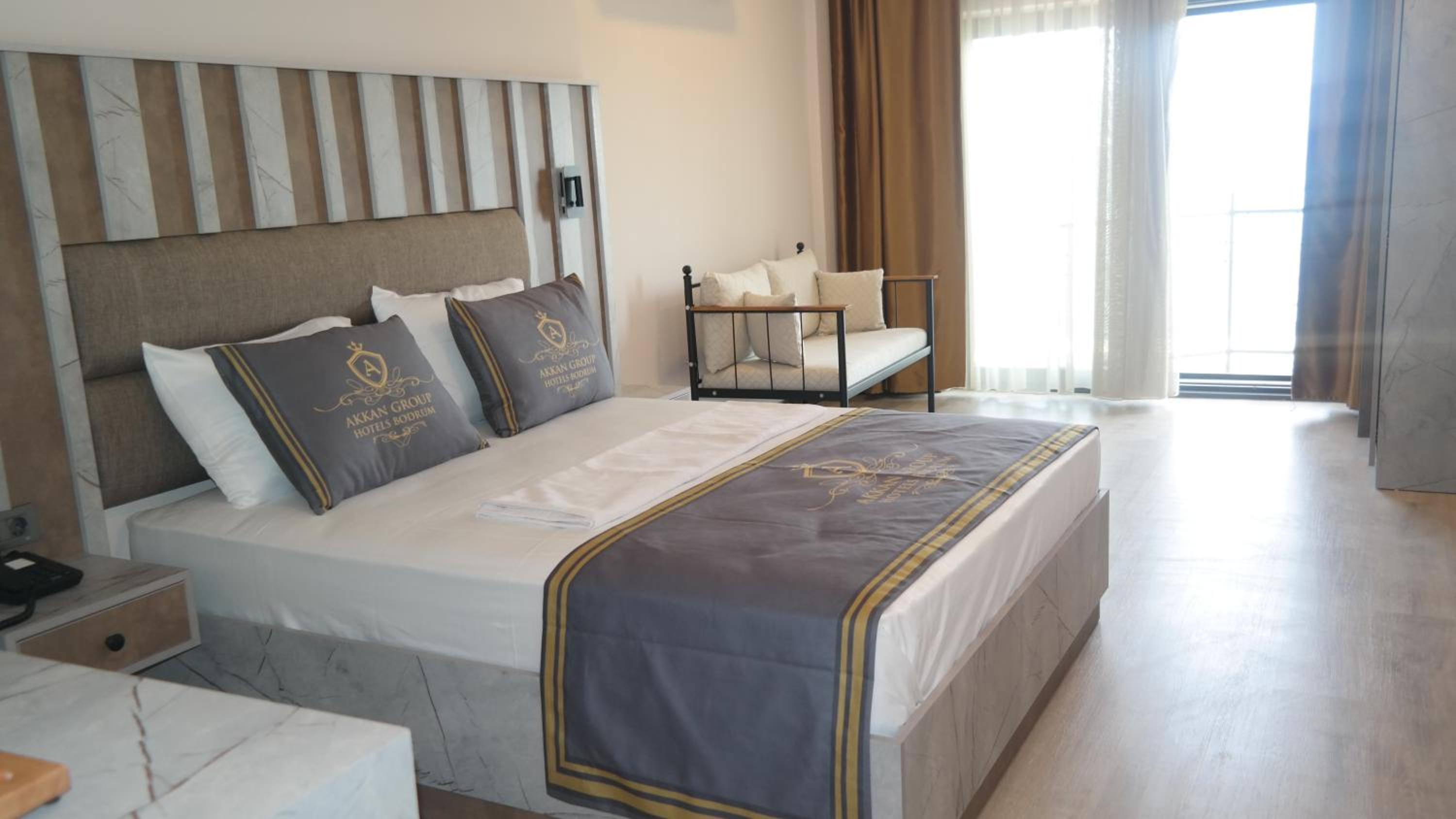 Family Room with Sea View - Photo 1
