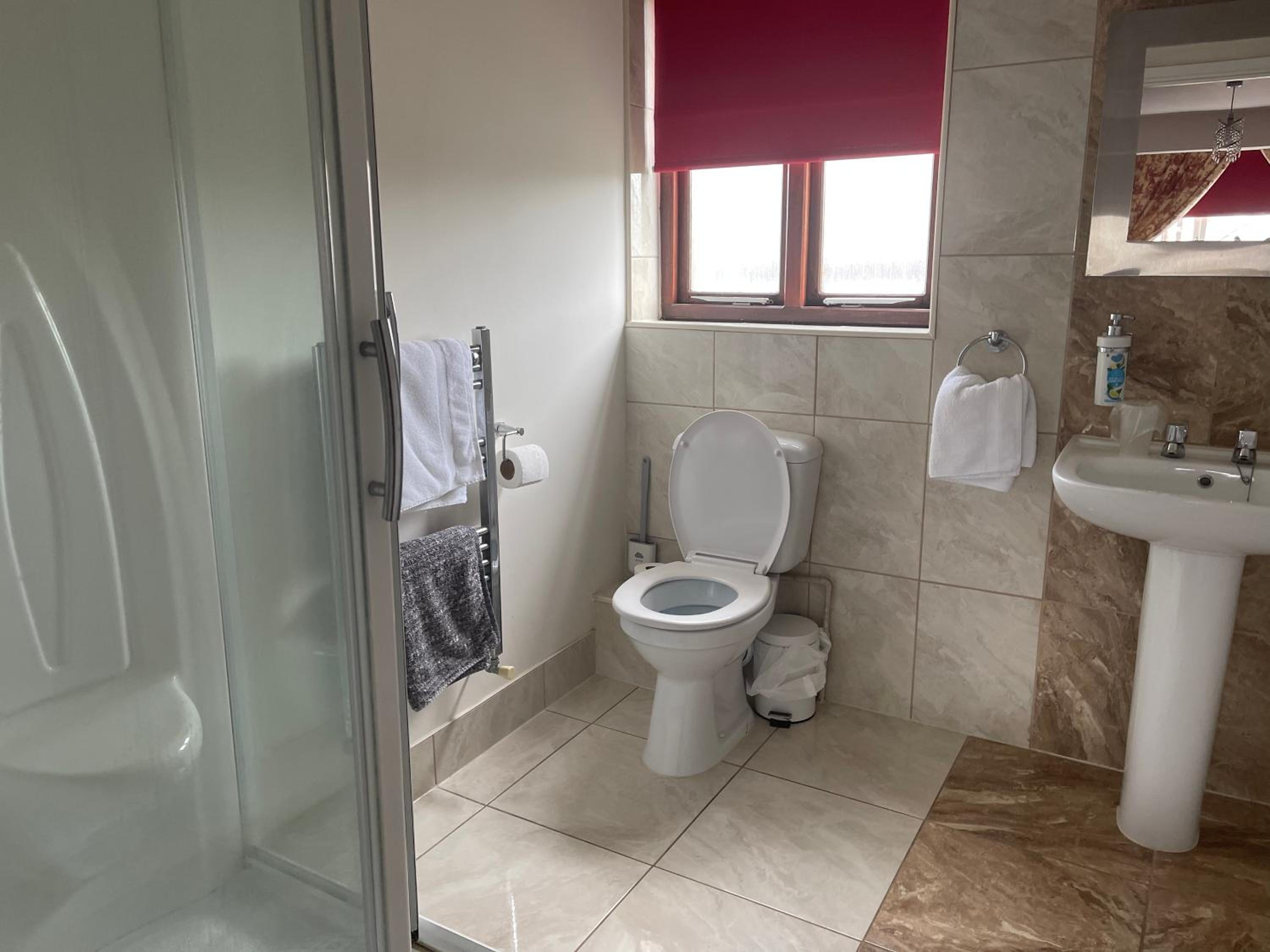 Double or Twin Room with Private Bathroom photo 2
