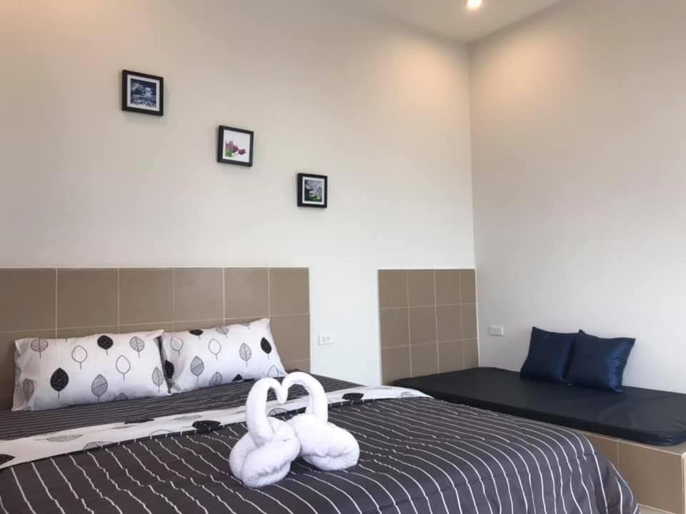 Queen Room with Garden View