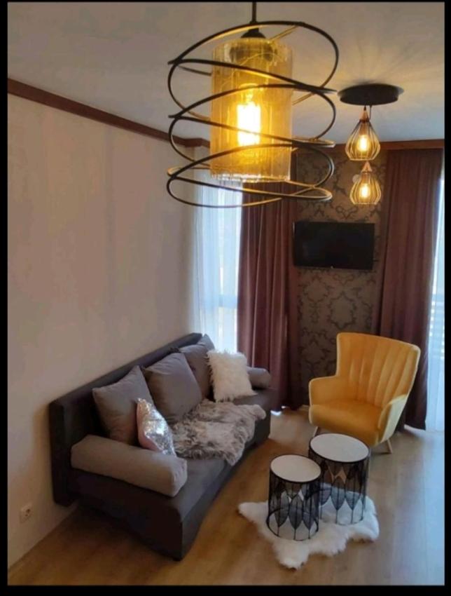 One-Bedroom Apartment - Photo 1