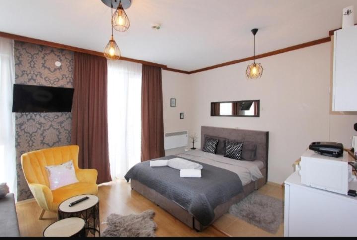 One-Bedroom Apartment - Photo 6
