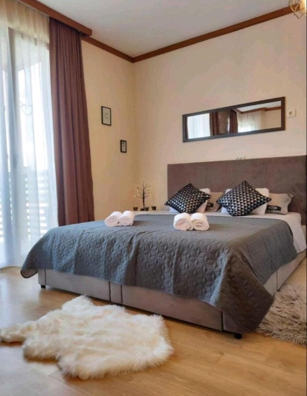 One-Bedroom Apartment - Photo 11