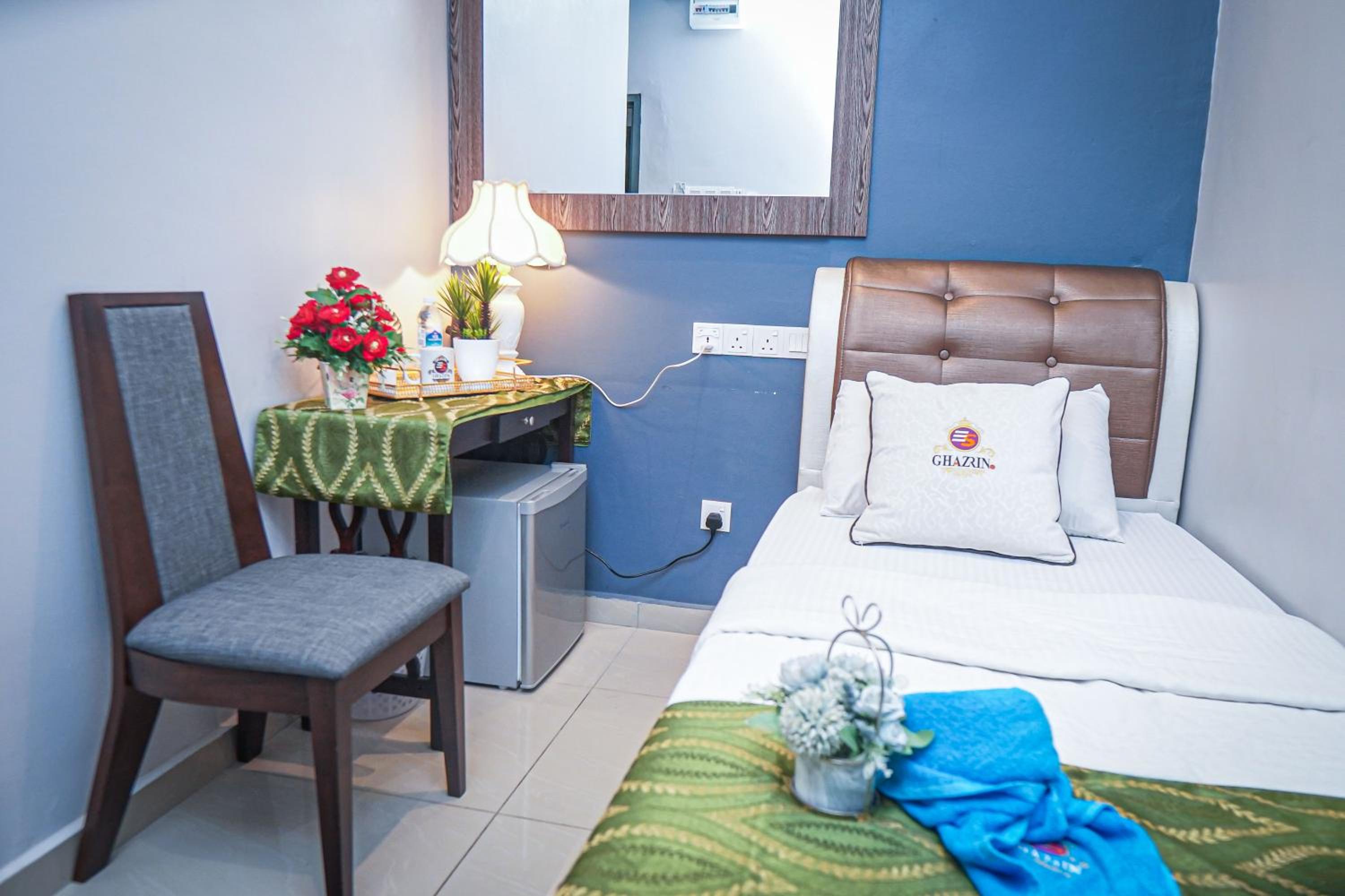 Single Room with Private Bathroom