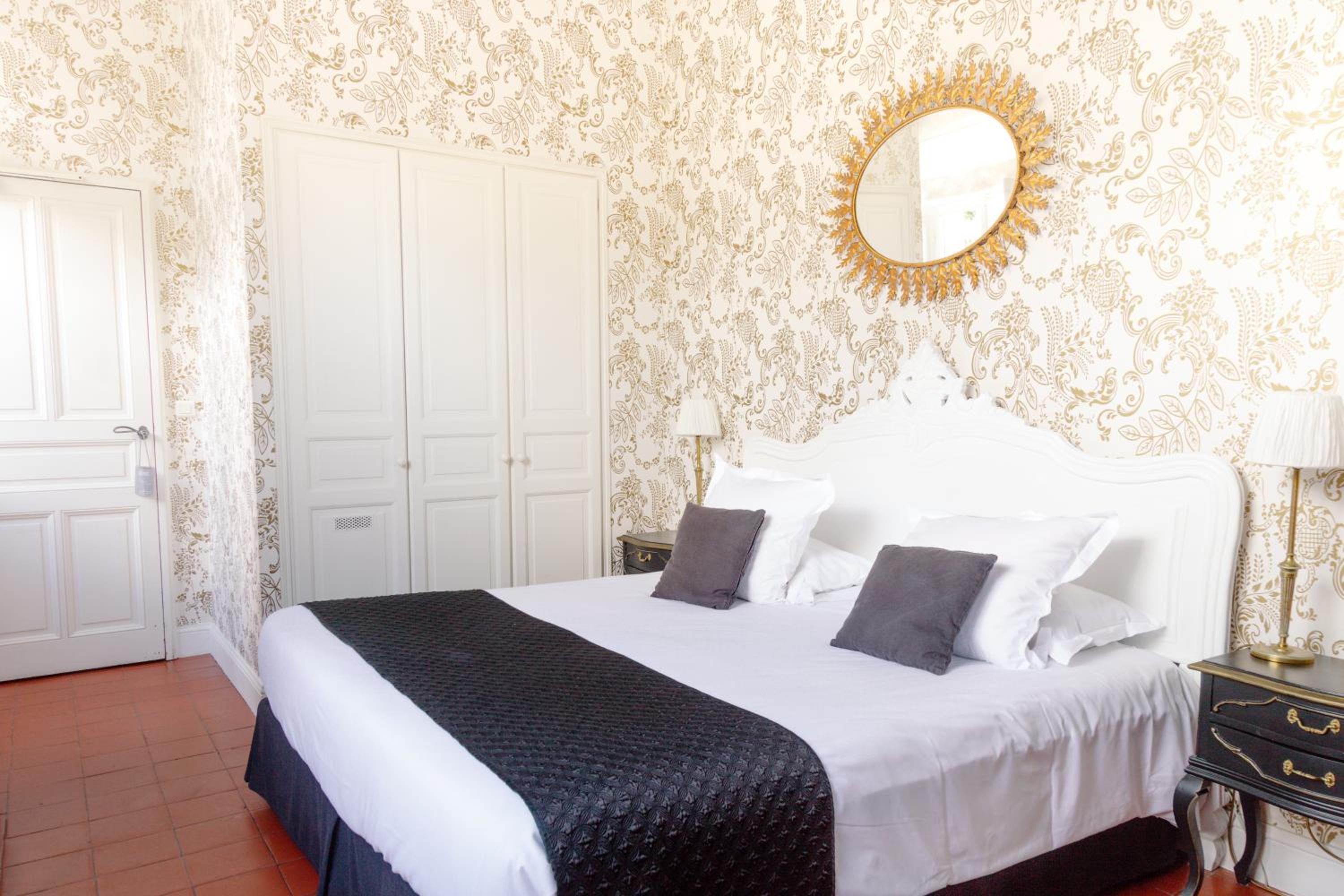 Classic Double Castle Room - Photo 5
