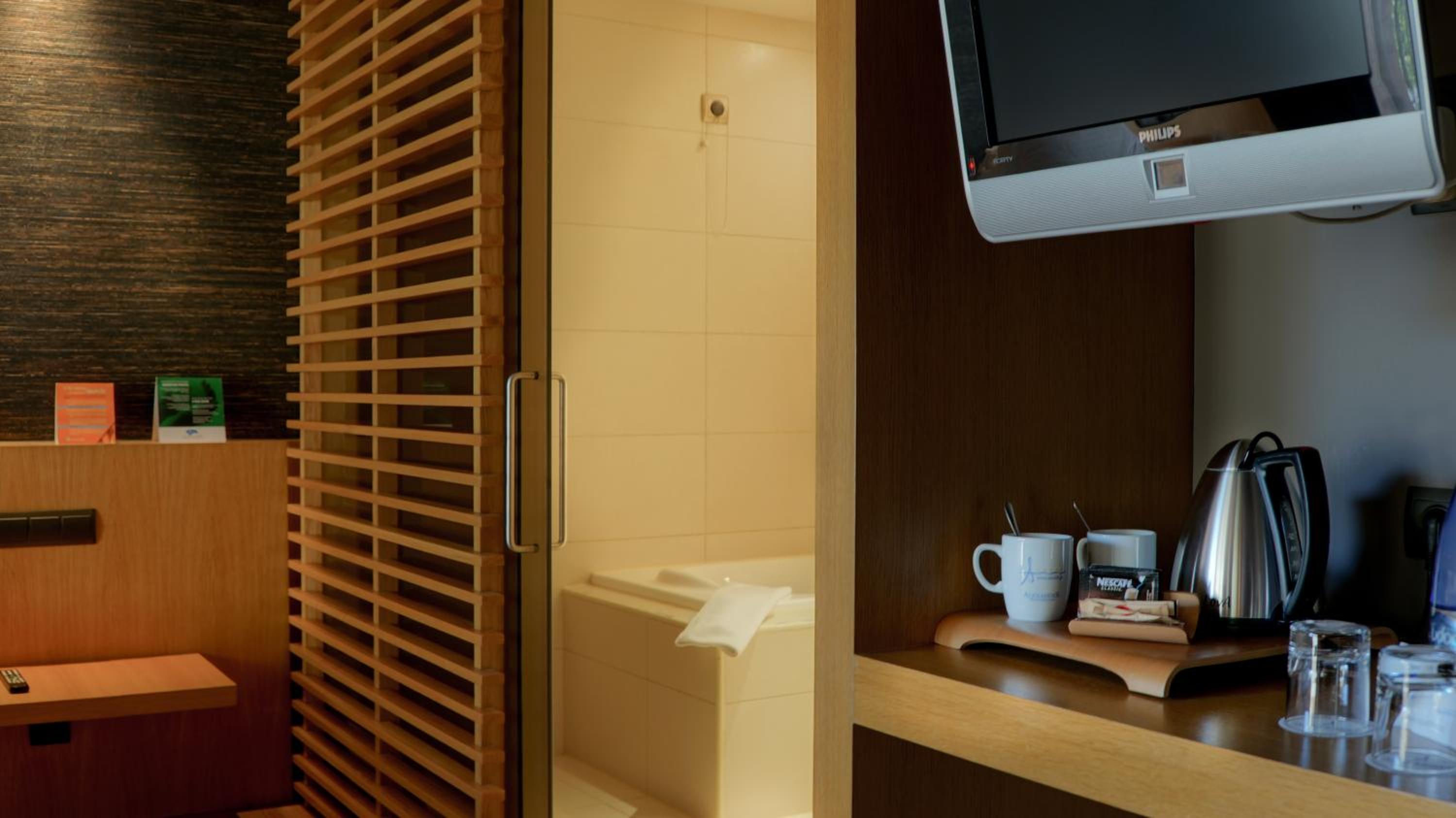 Superior Double Room with Garden View - Photo 6