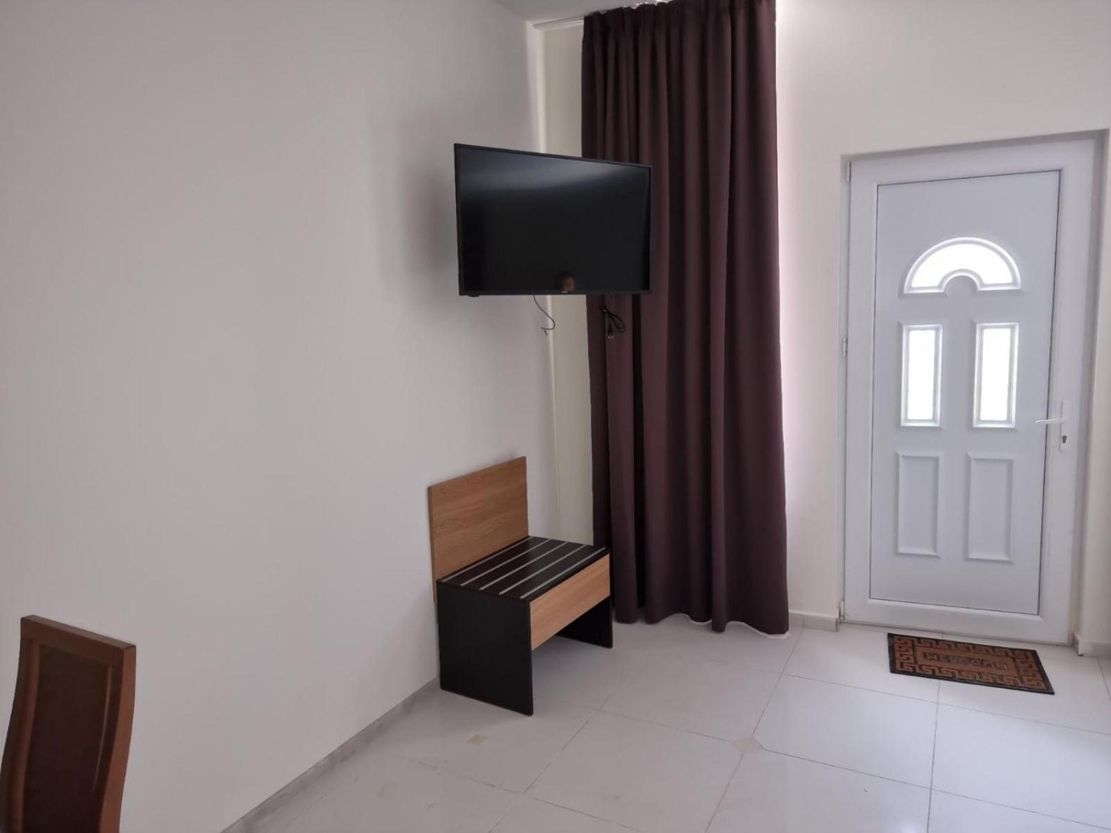 Deluxe King Studio