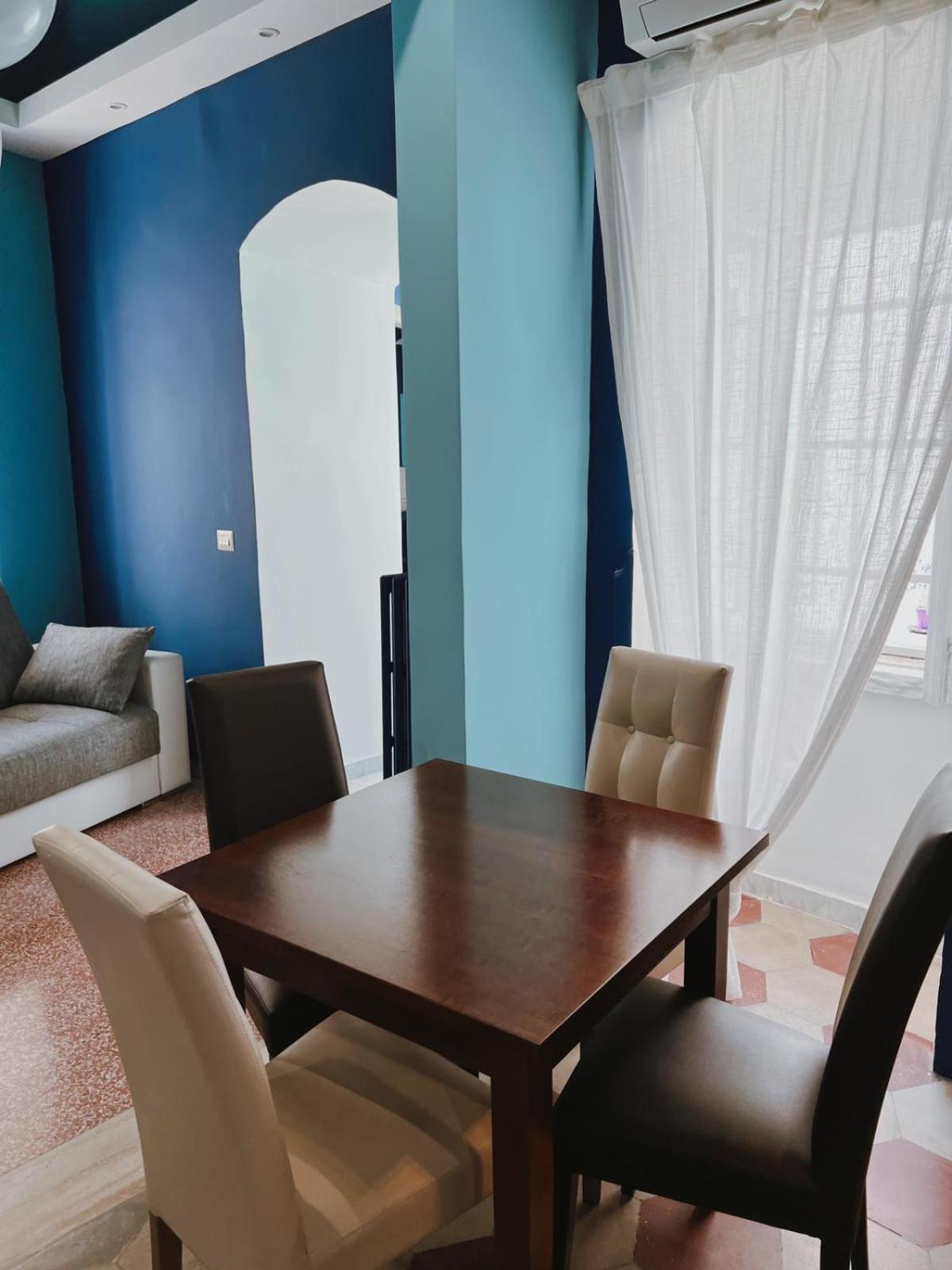 Family Room - Photo 10