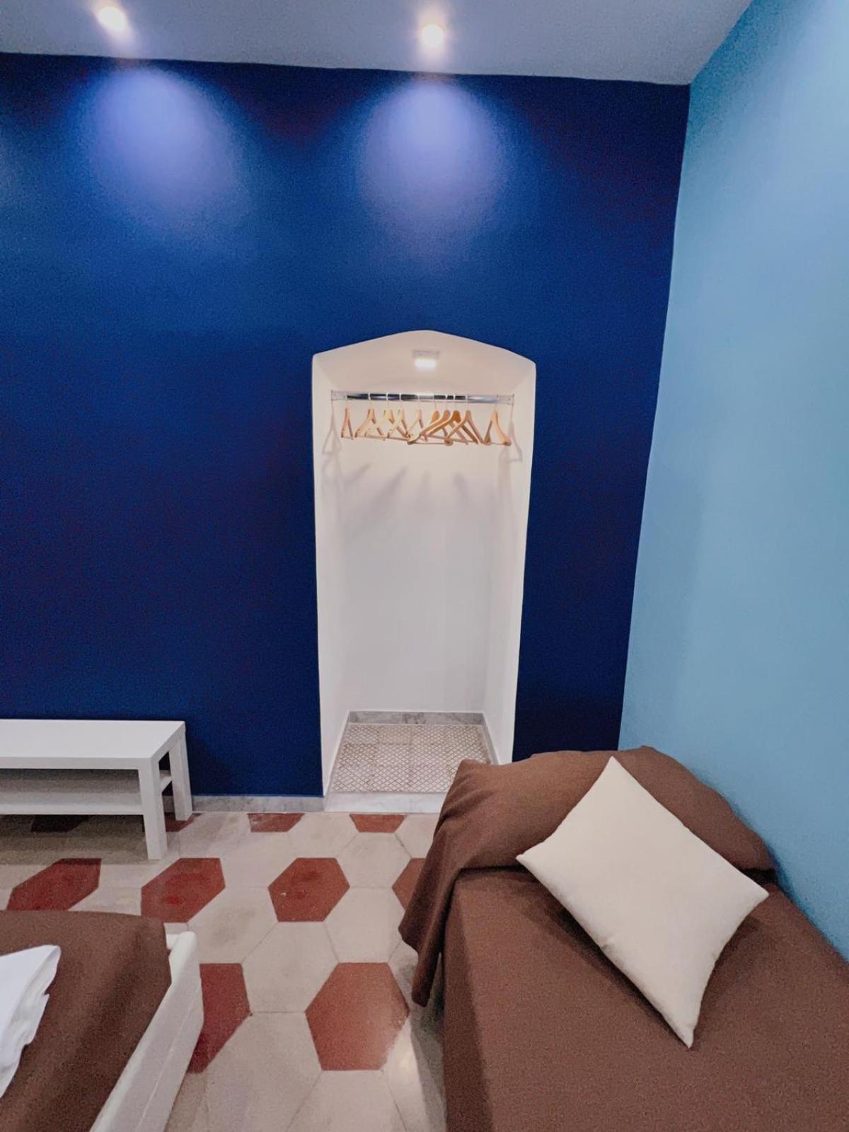 Family Room - Photo 18